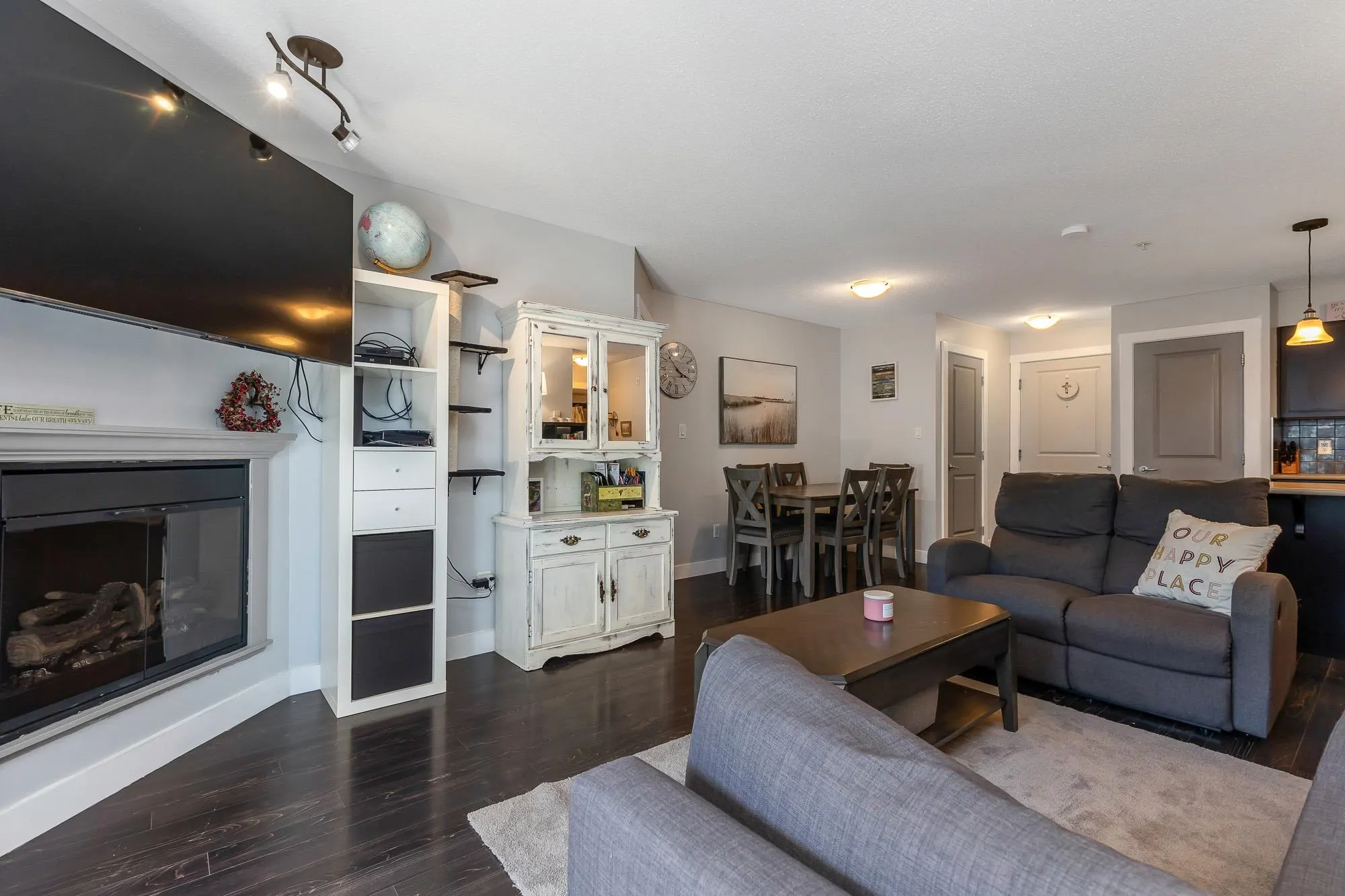 305 2038 Sandalwood Crescent