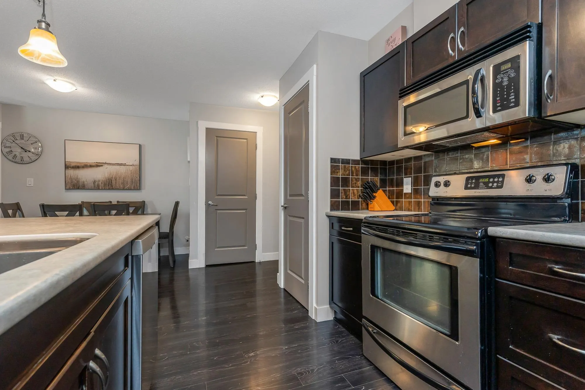 305 2038 Sandalwood Crescent