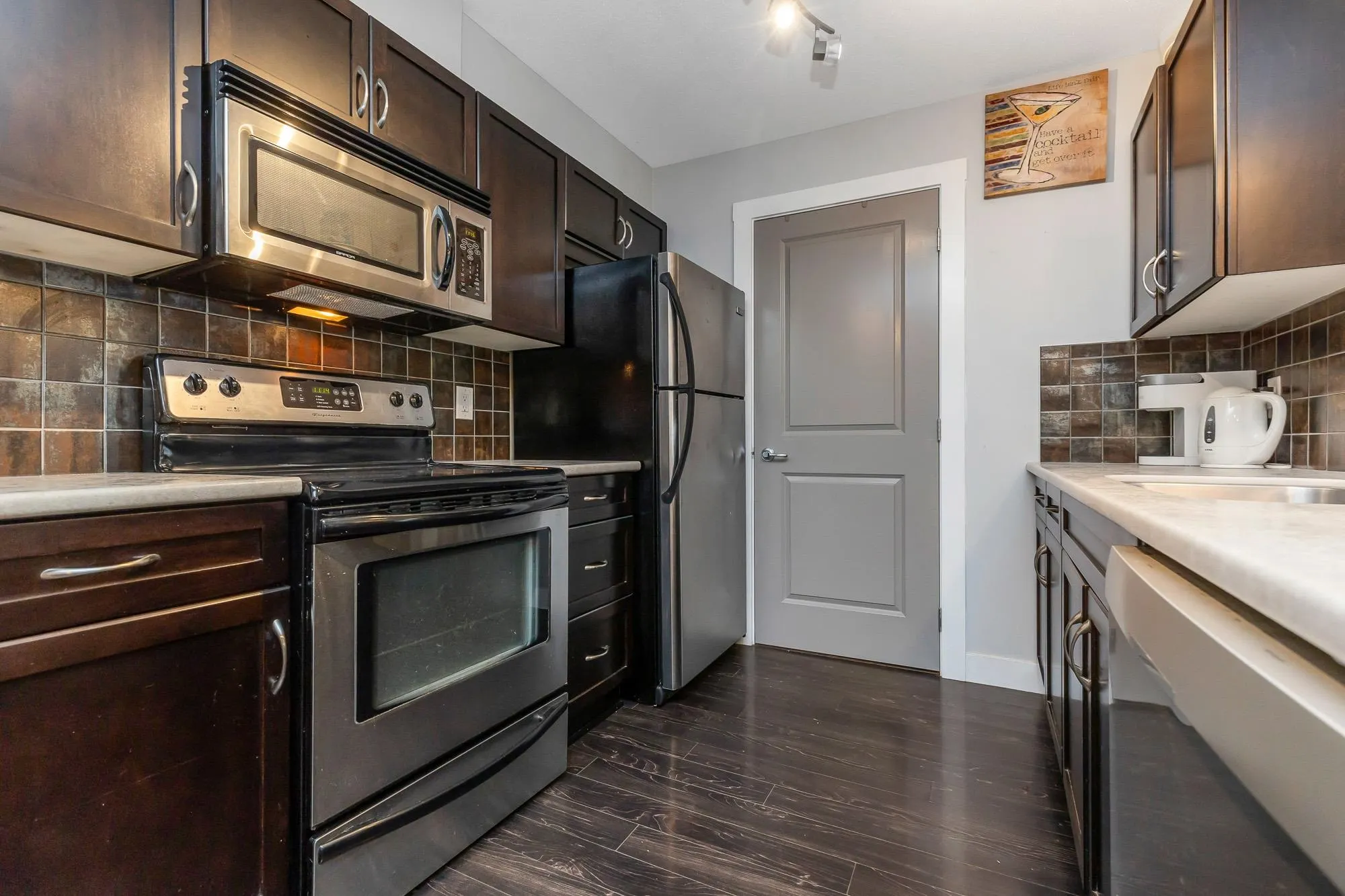 305 2038 Sandalwood Crescent