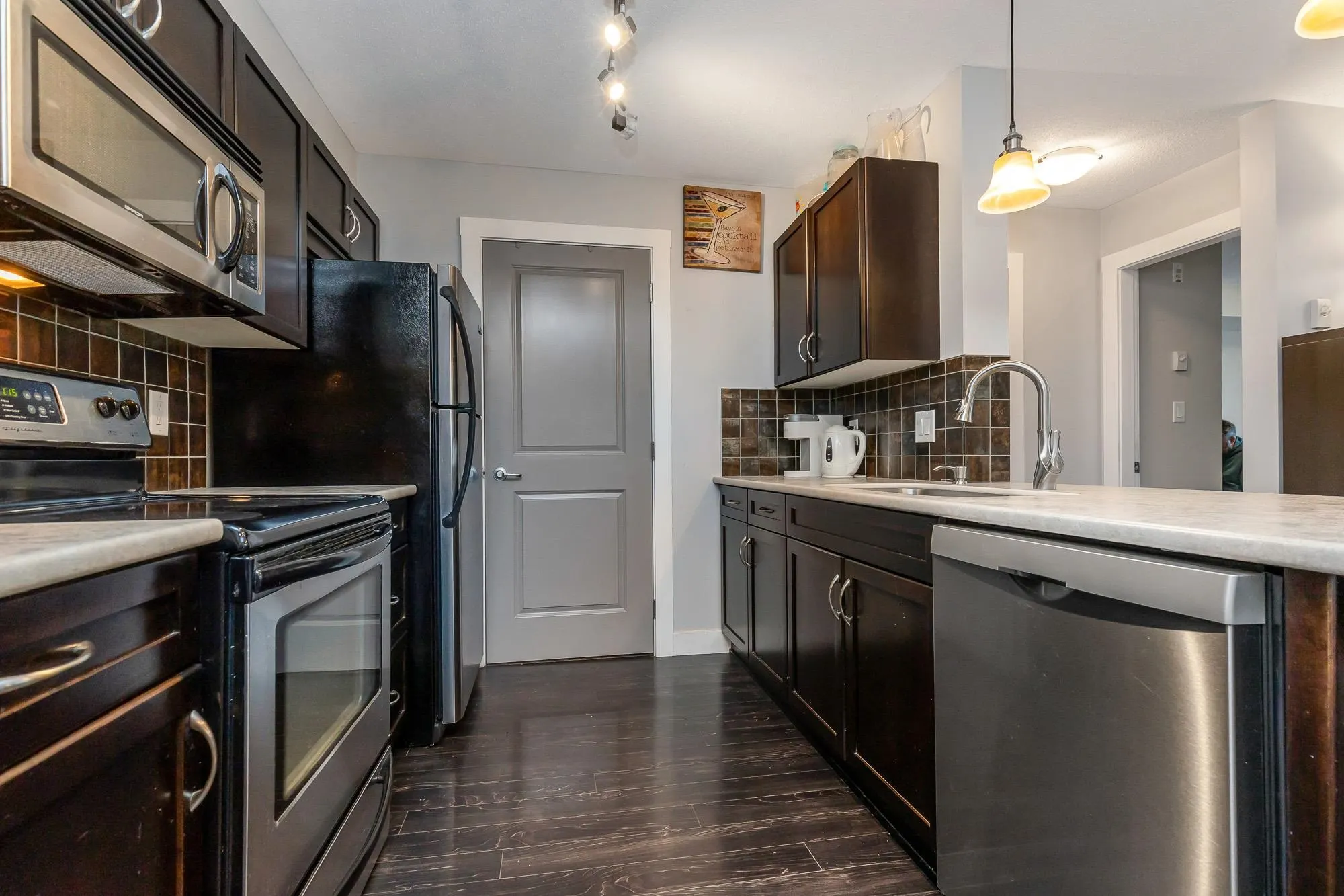 305 2038 Sandalwood Crescent