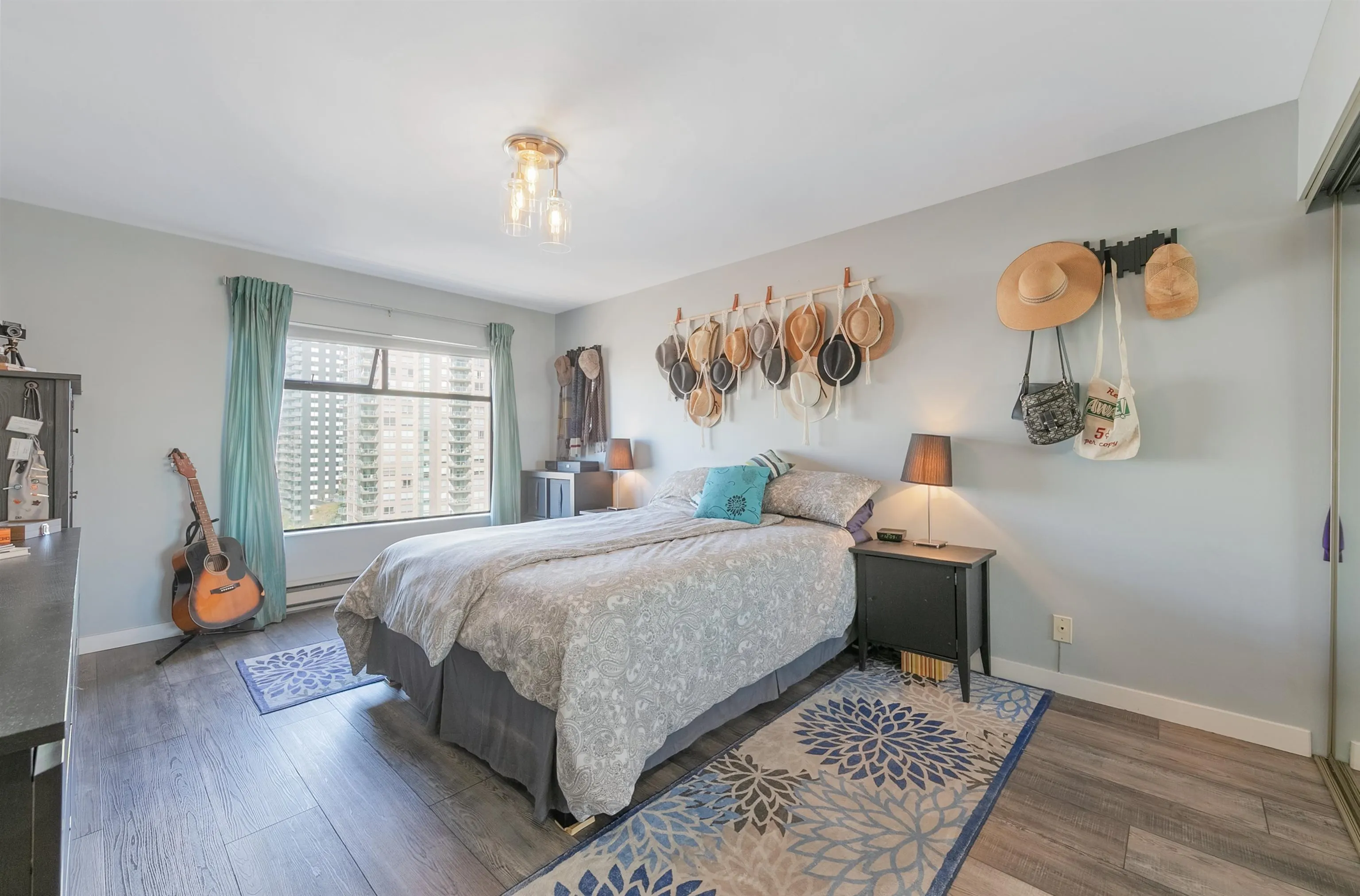 1101 615 Belmont Street