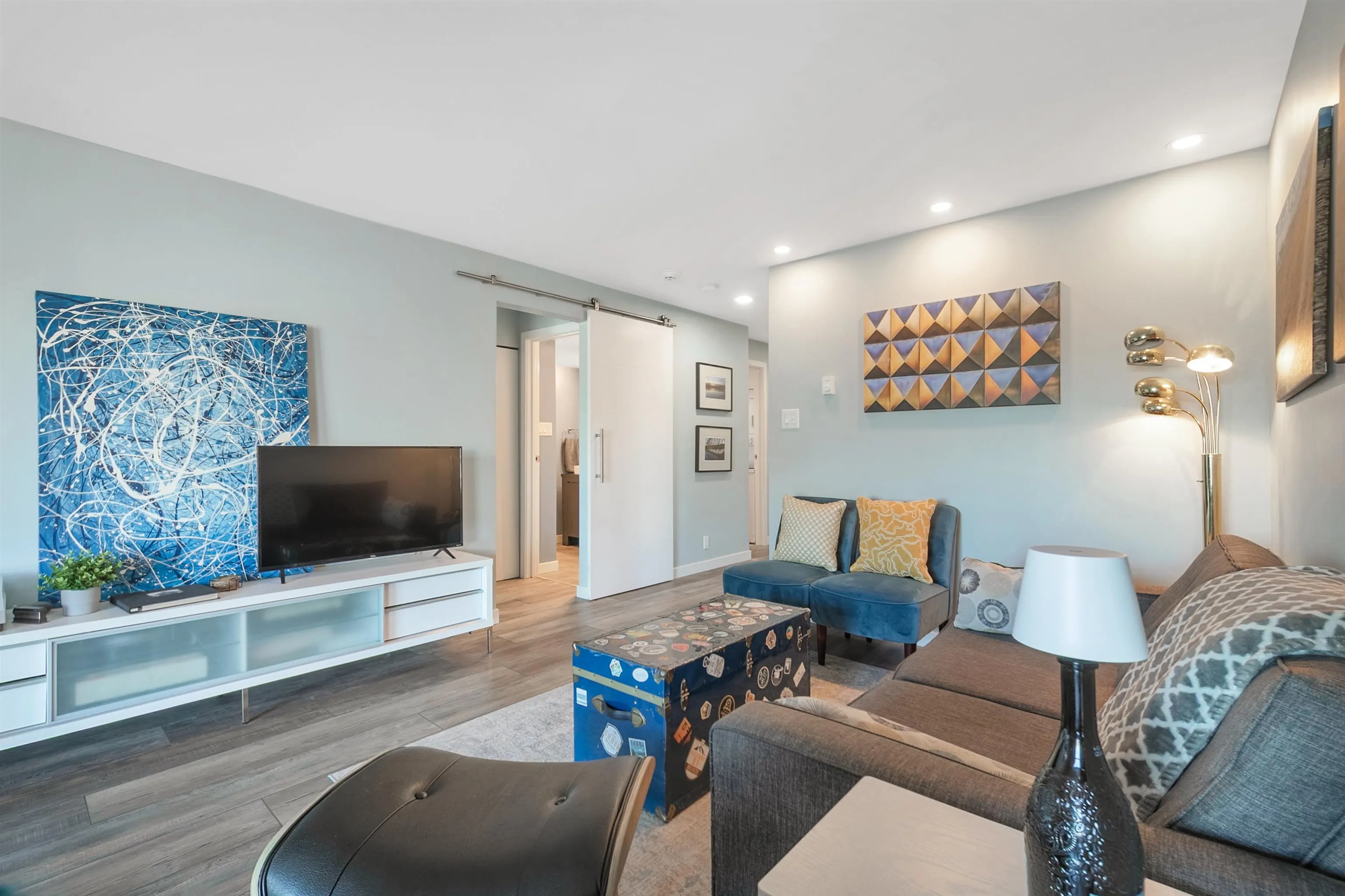 1101 615 Belmont Street