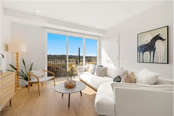 26 6340 Market Avenue