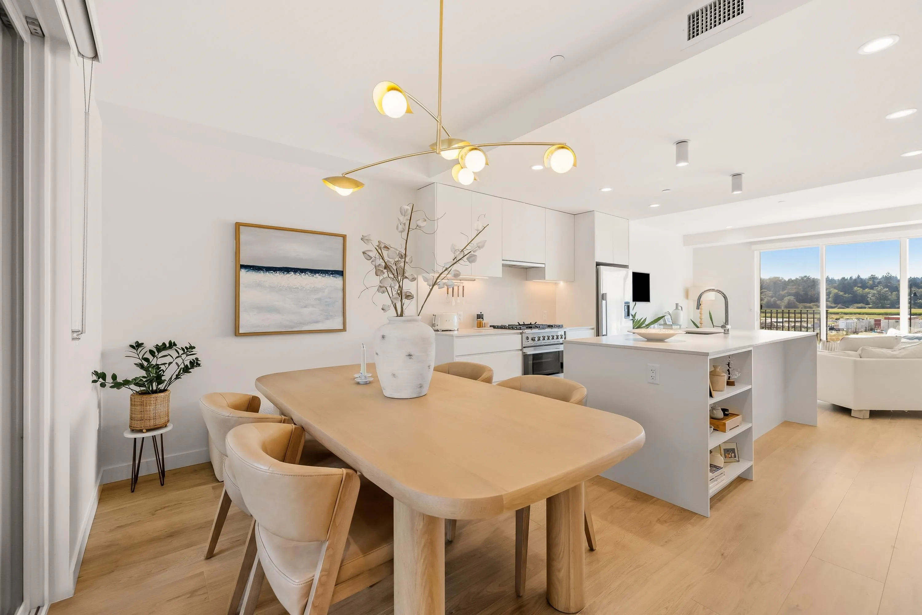 26 6340 Market Avenue