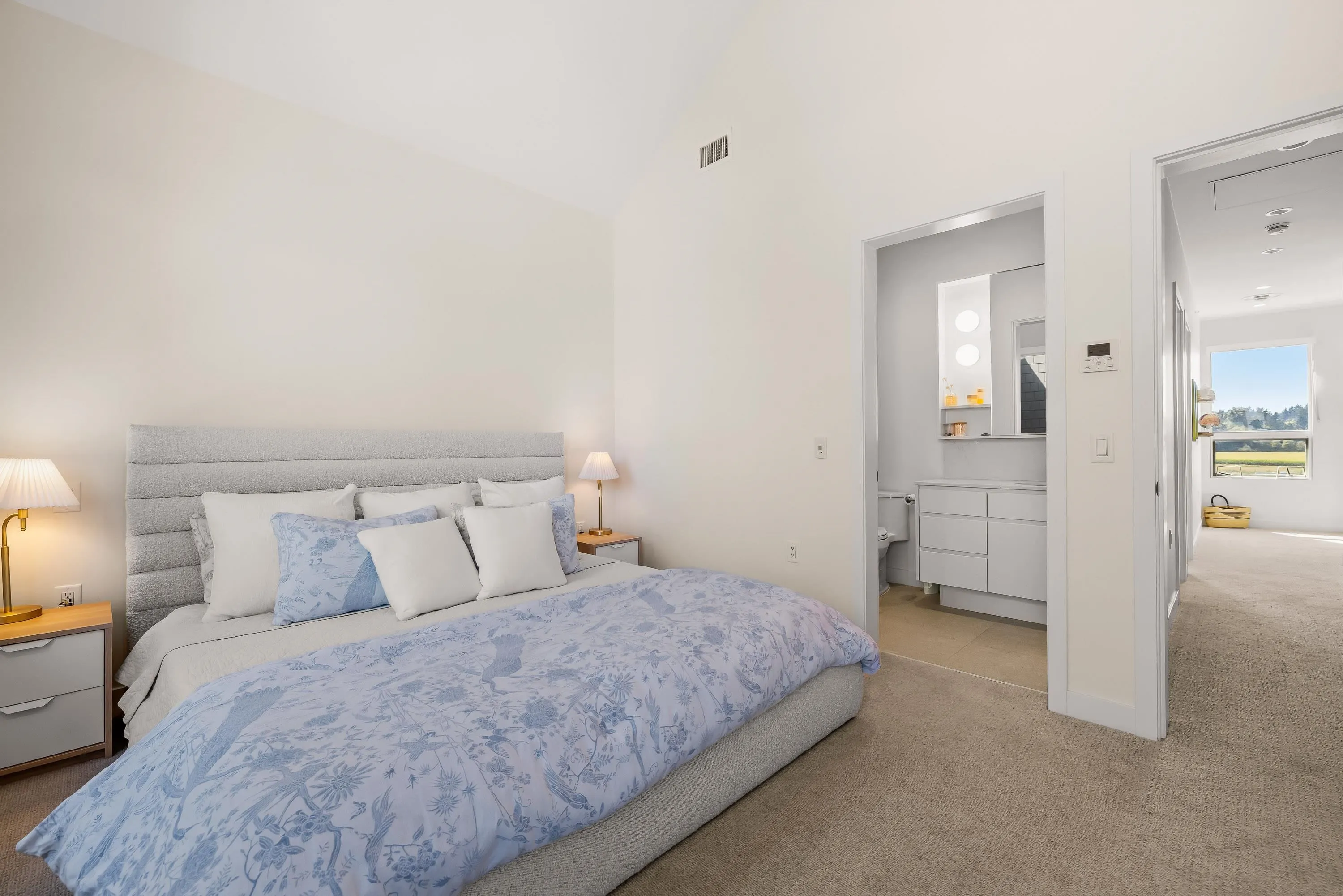 26 6340 Market Avenue