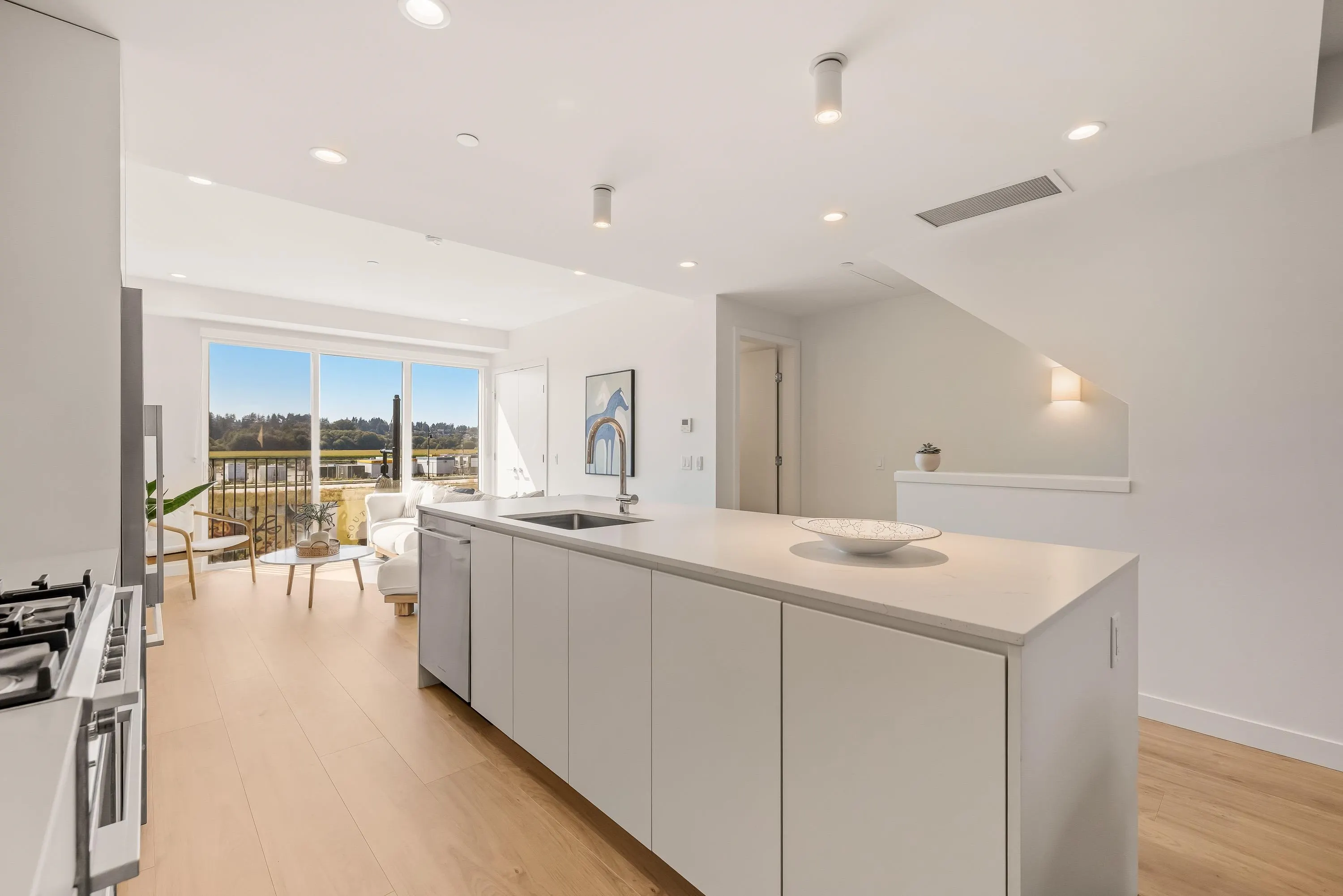 26 6340 Market Avenue