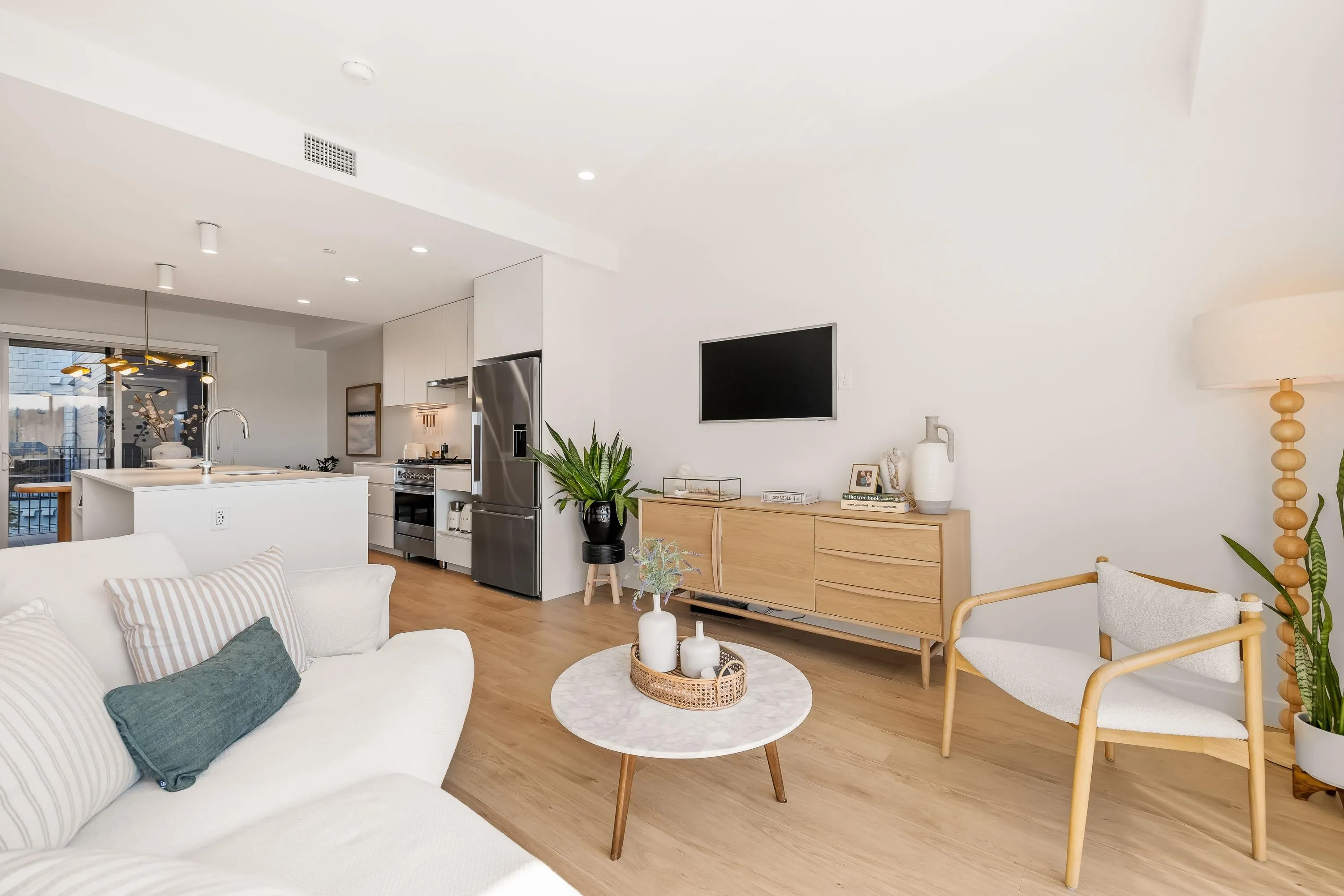 26 6340 Market Avenue