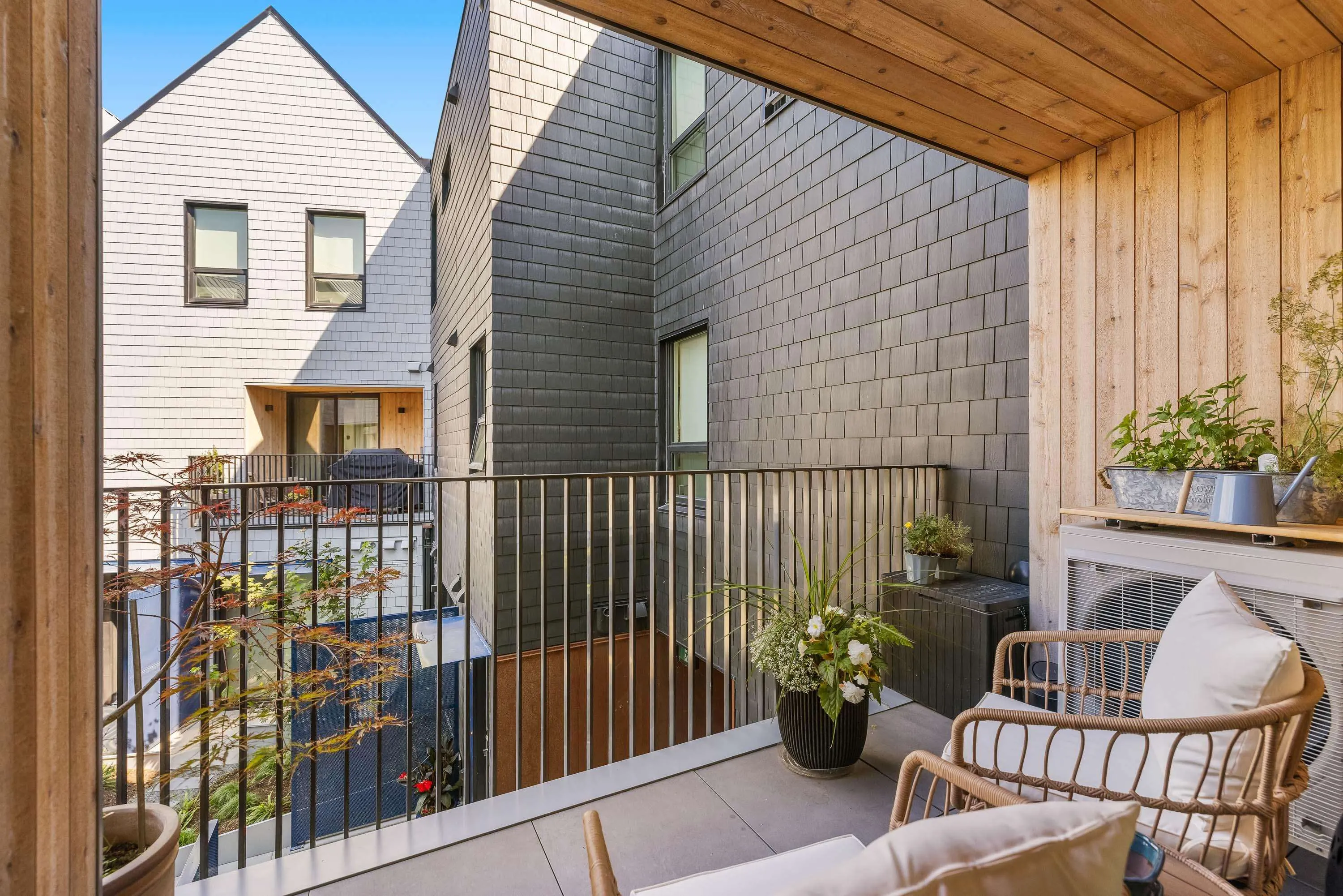 26 6340 Market Avenue