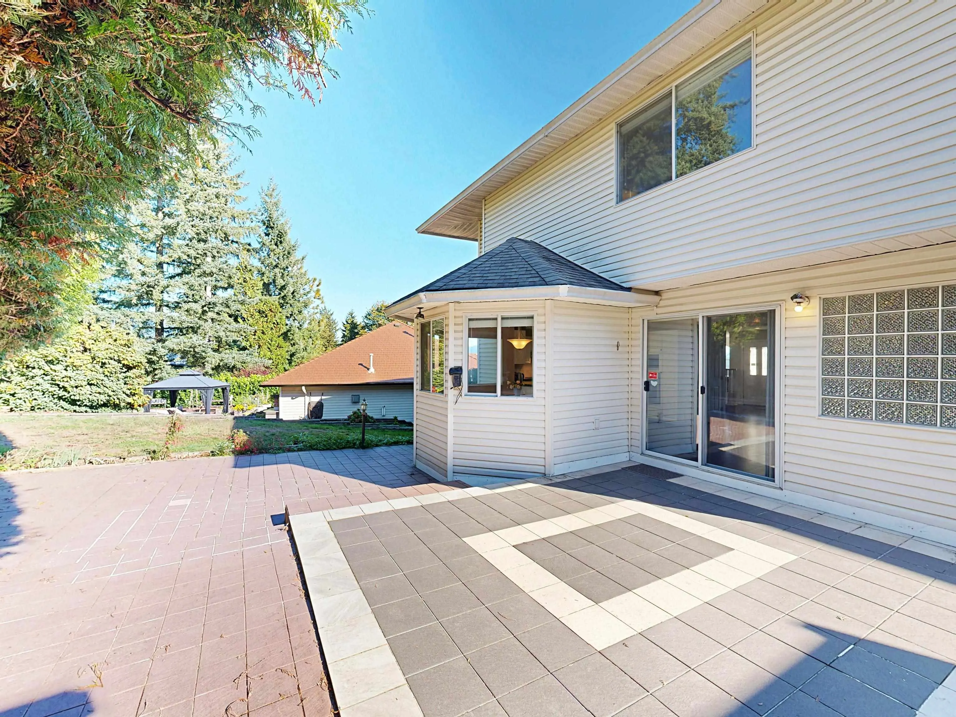 2910 Kalamalka Drive