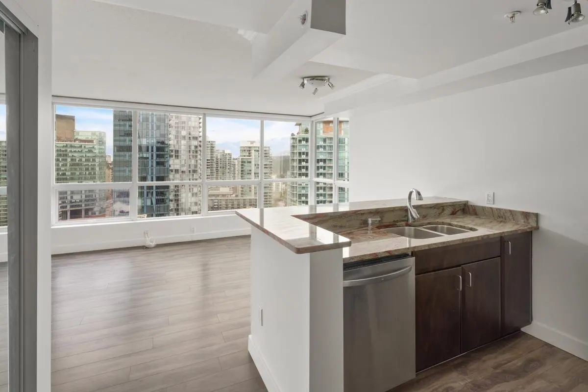 1803 588 Broughton Street