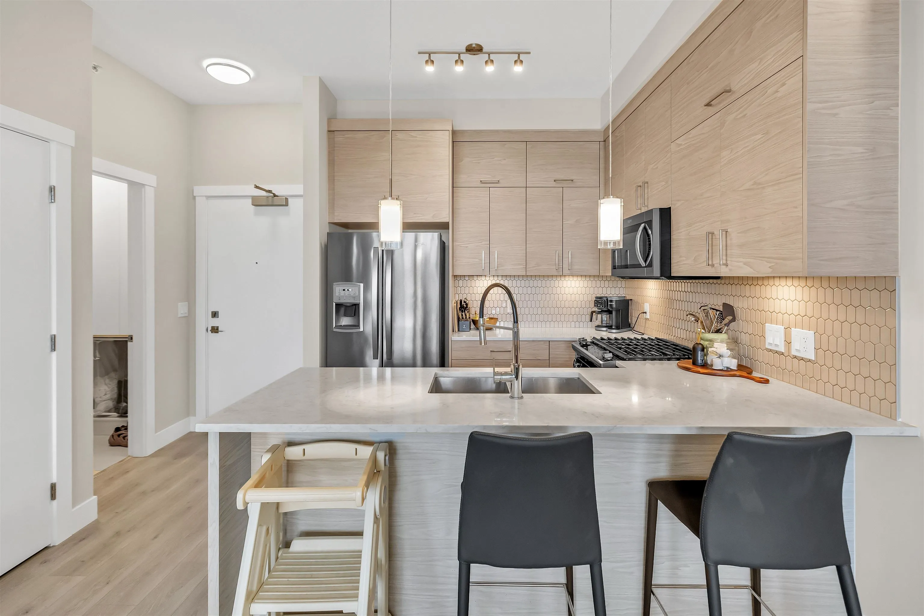 408 2120 Gladwin Road Road