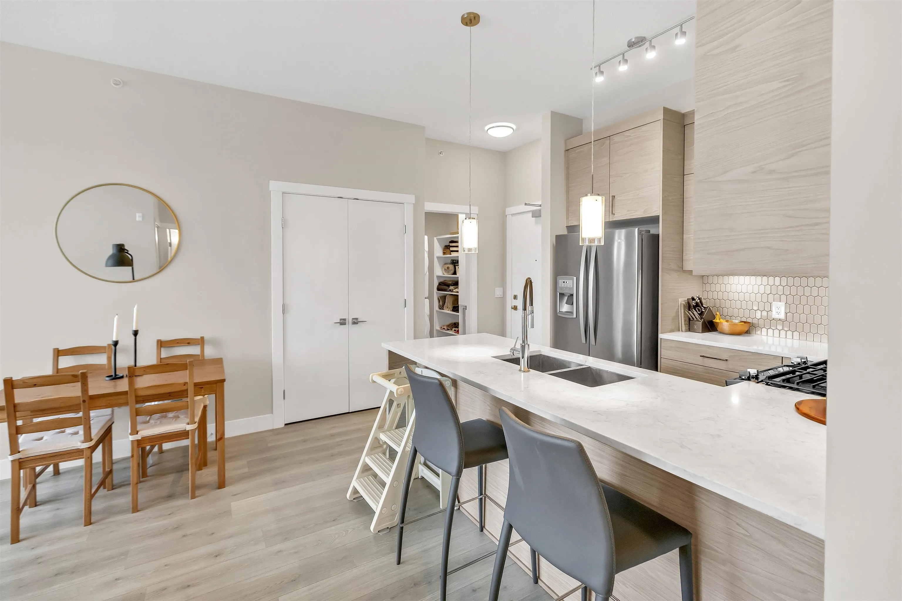 408 2120 Gladwin Road Road