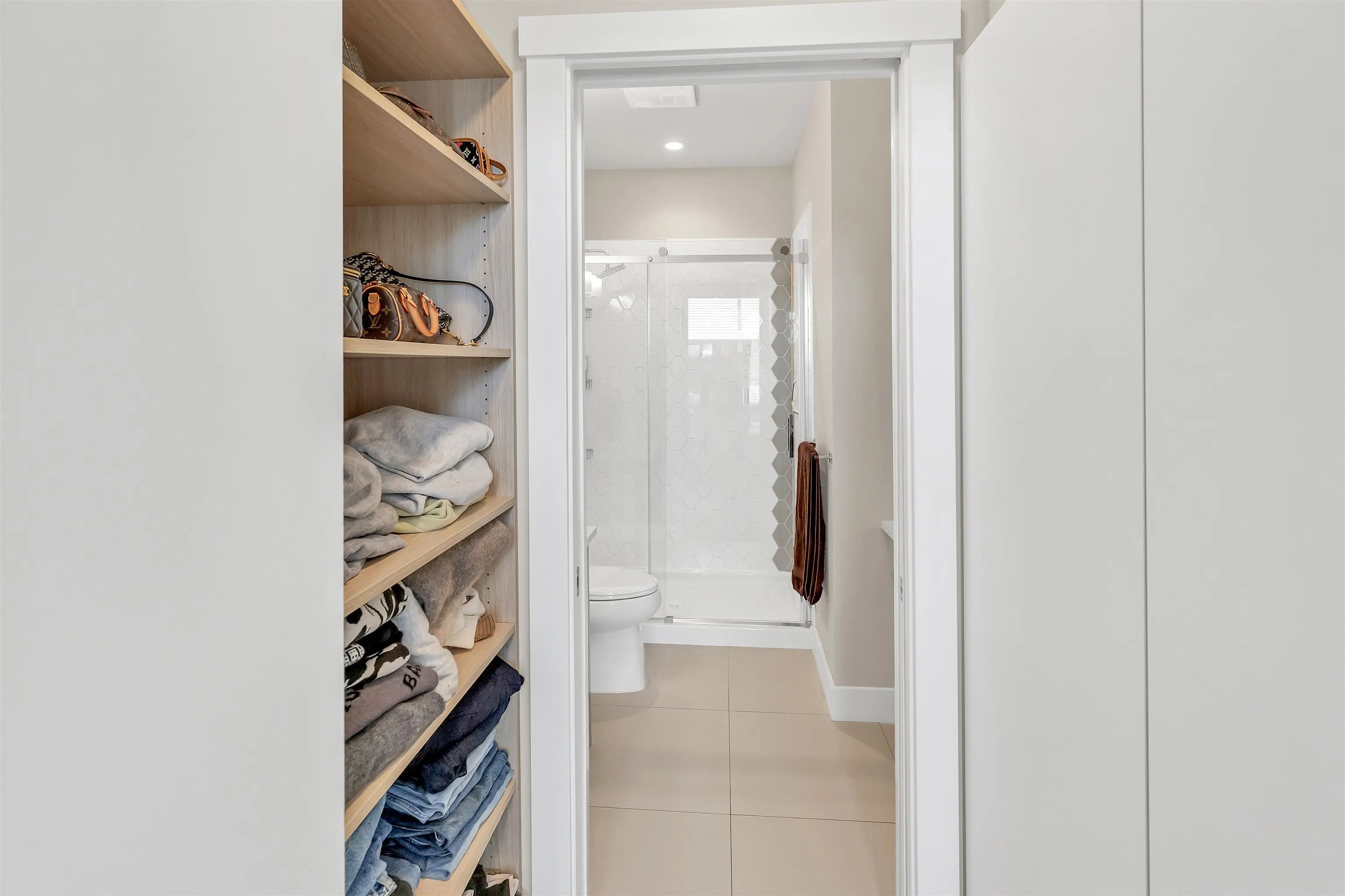 408 2120 Gladwin Road Road