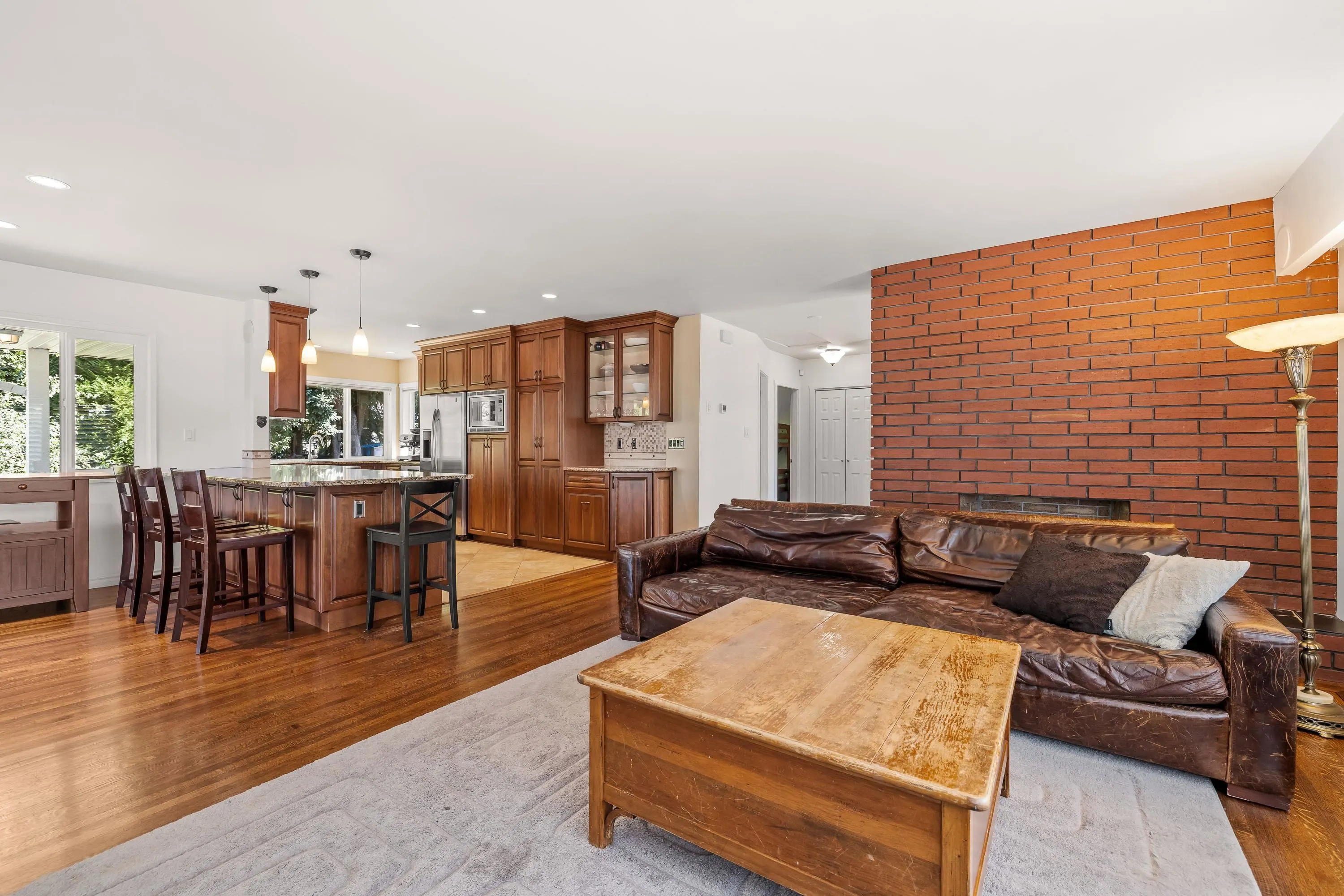 525 Appian Way