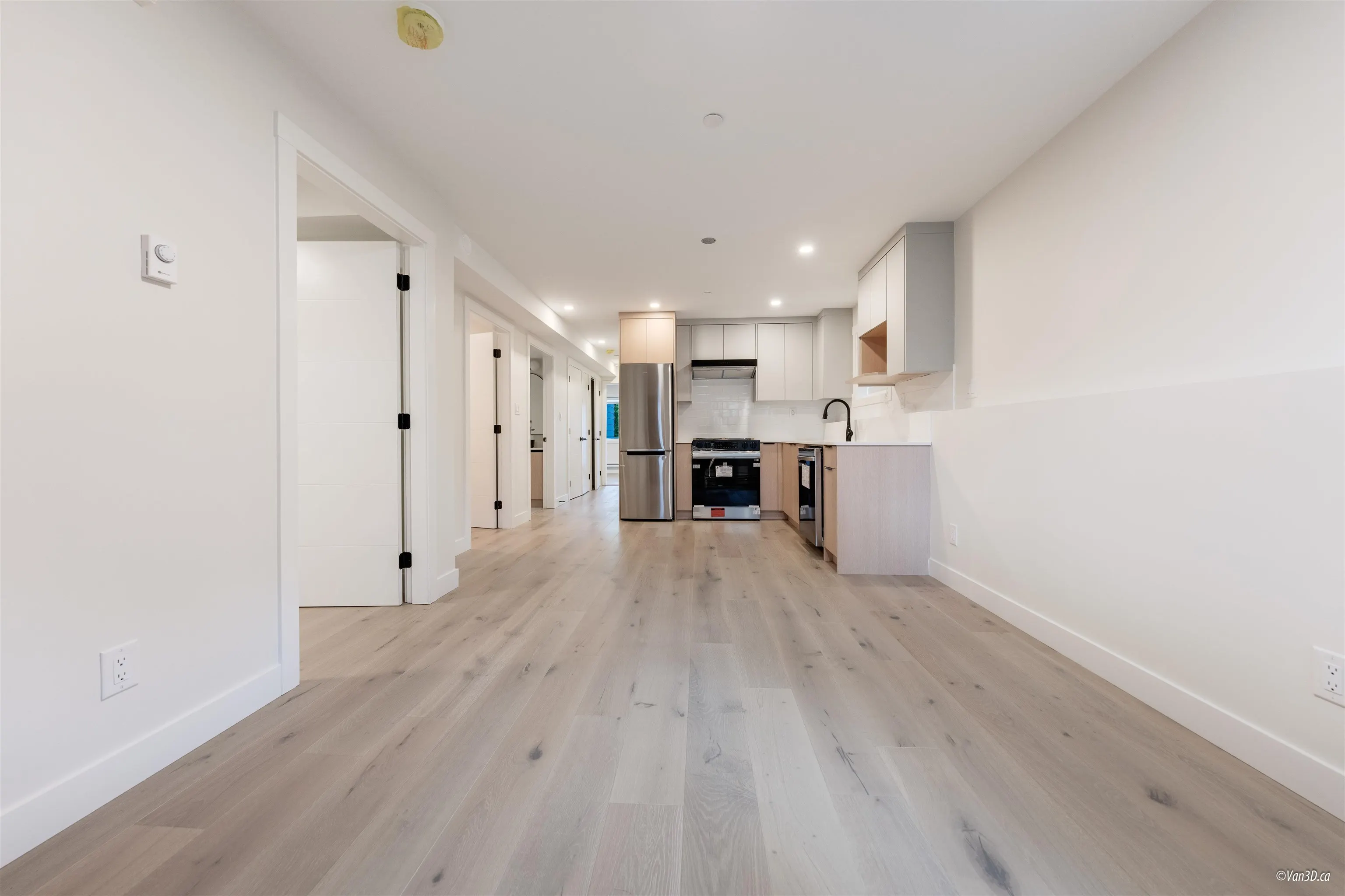101 5092 Slocan Street