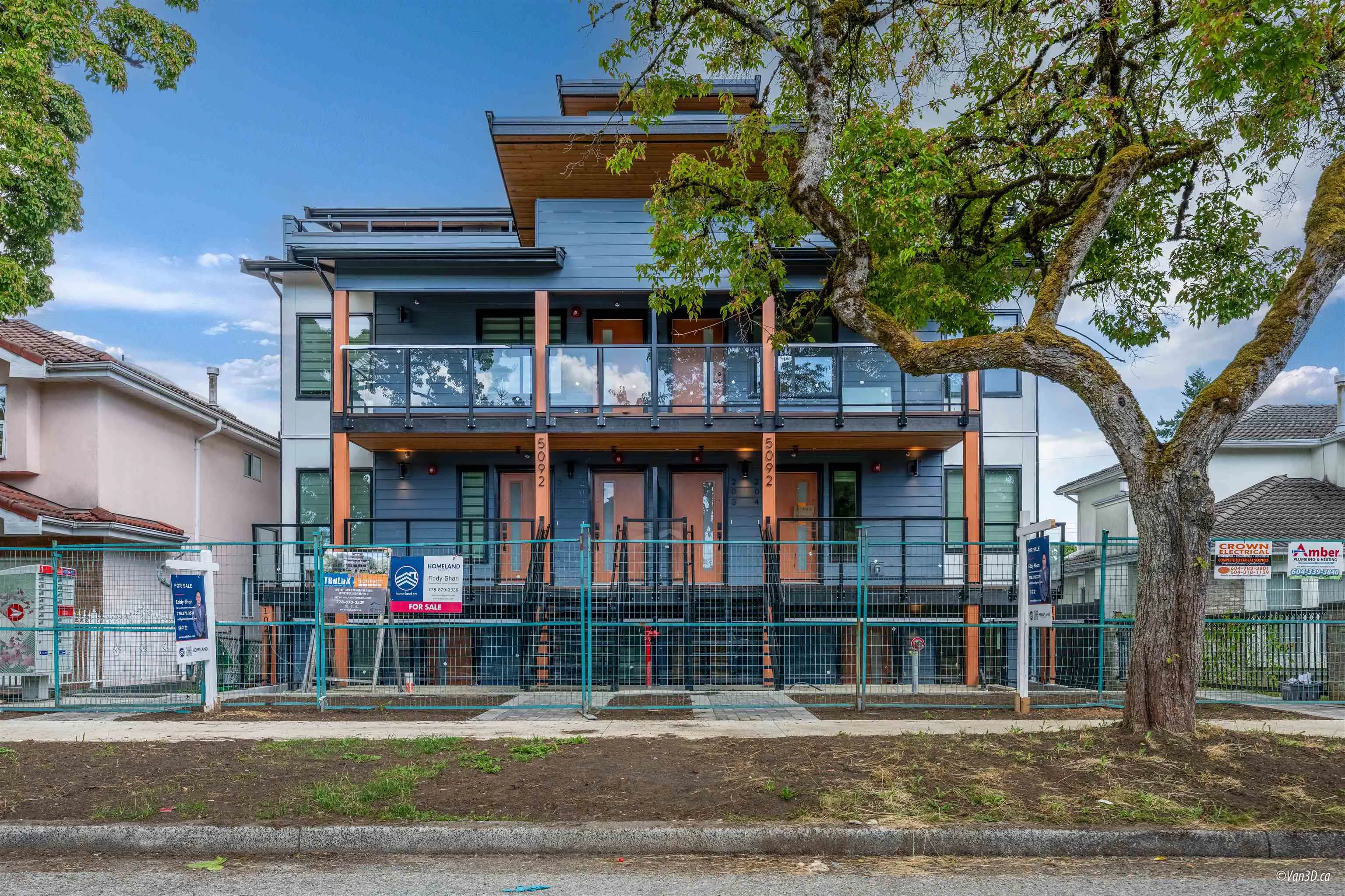 101 5092 Slocan Street