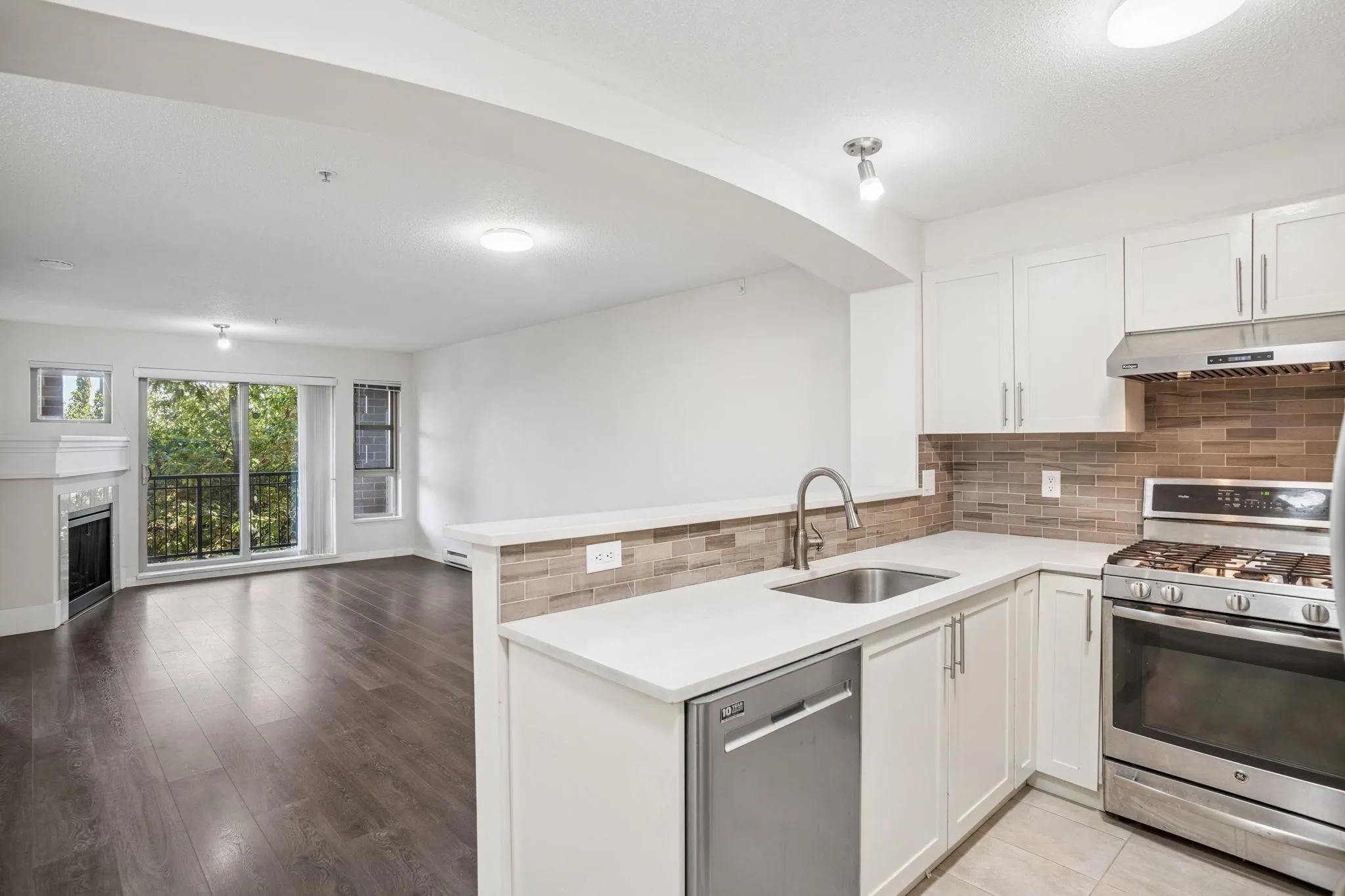 1215 5115 Garden City Road