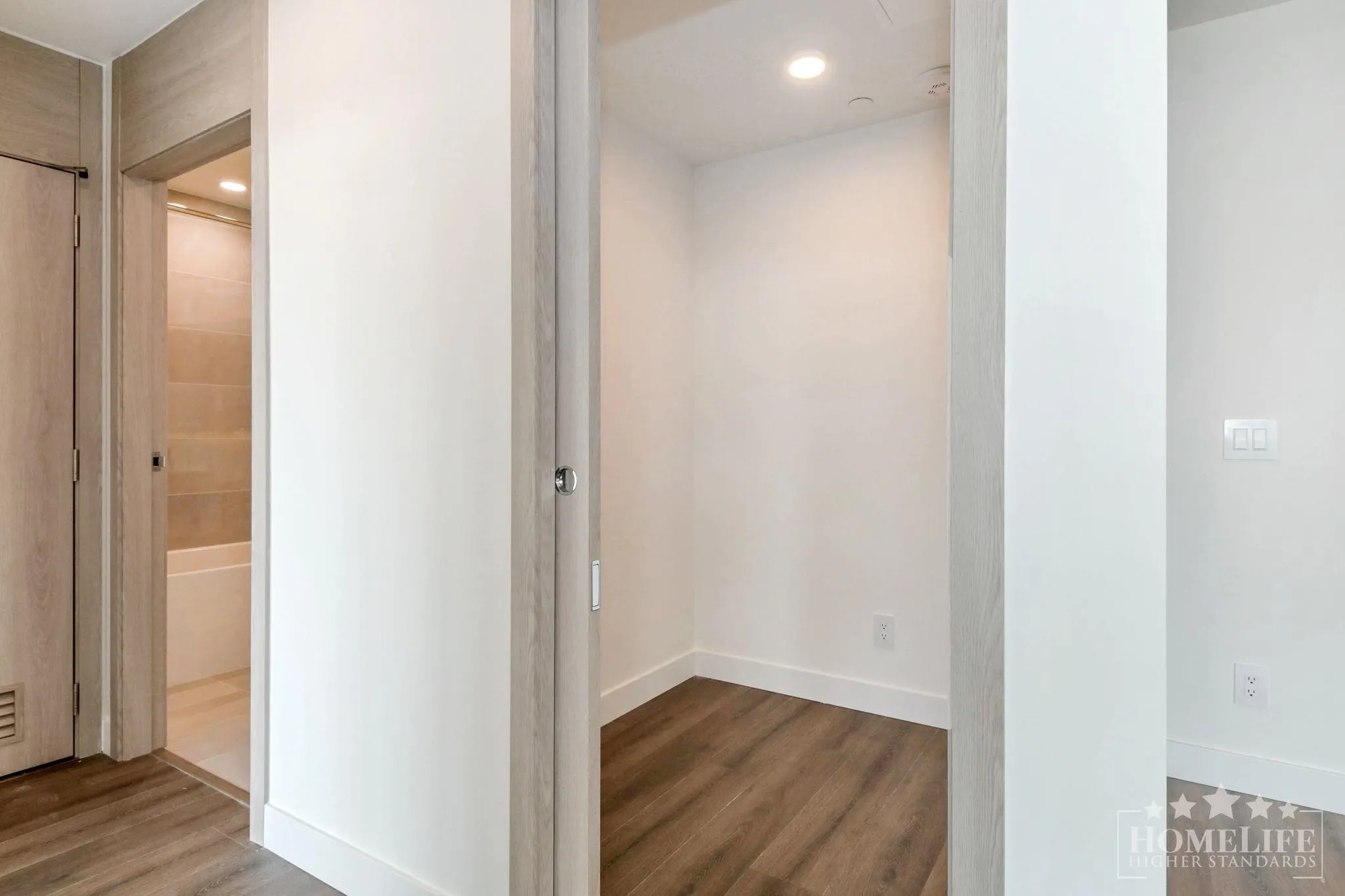 909 10750 135a Street