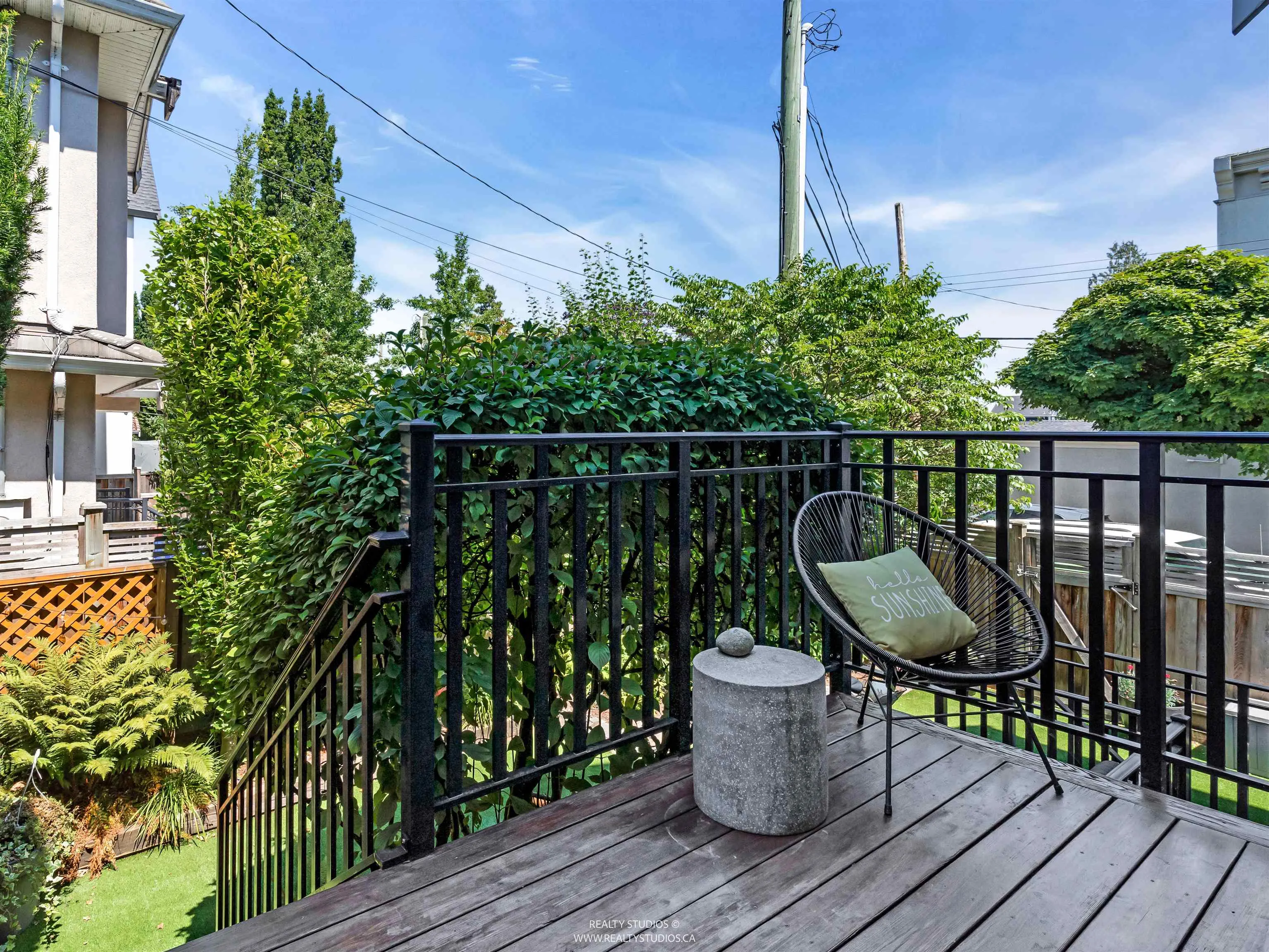 91 E 27th Avenue