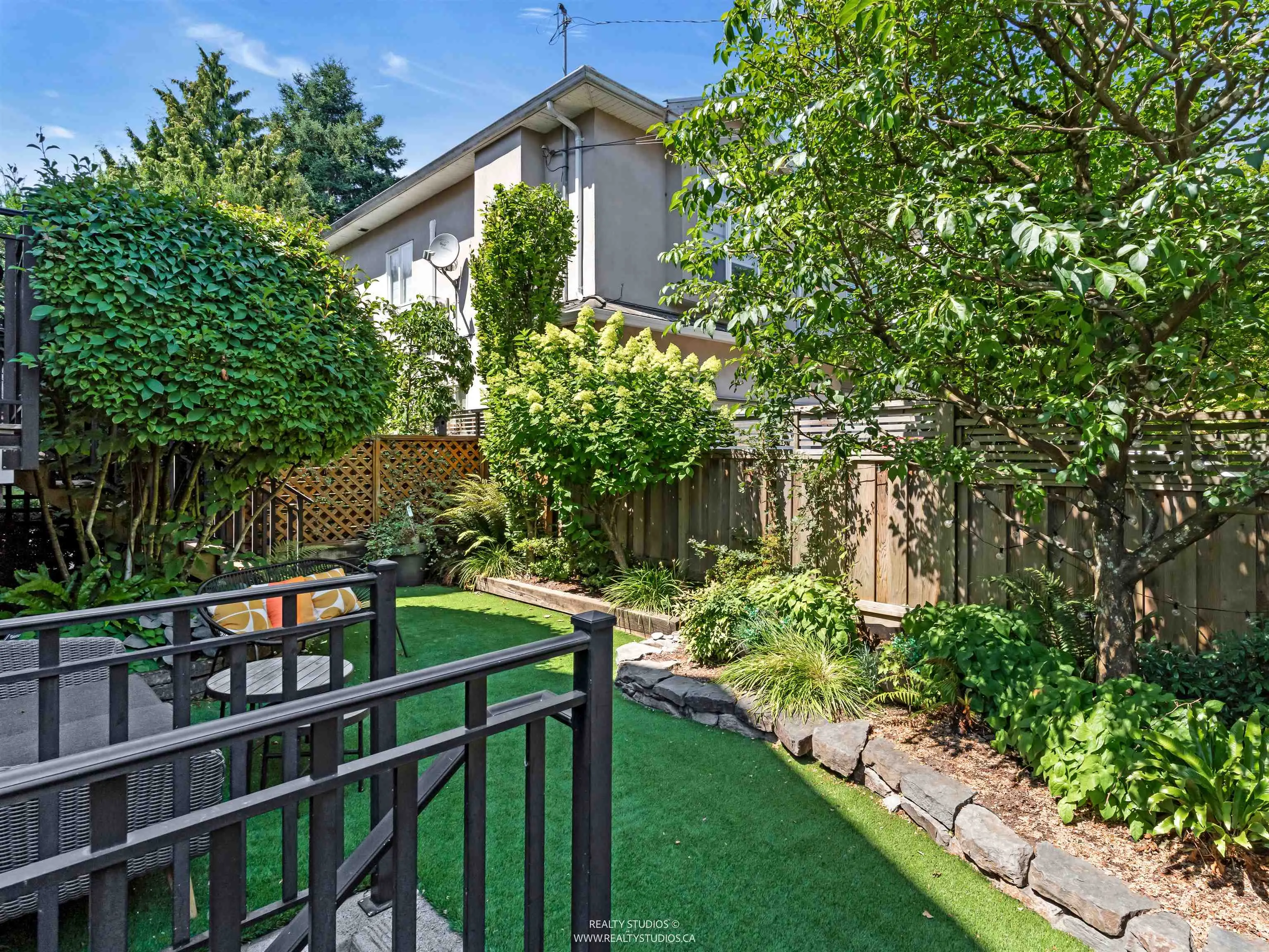 91 E 27th Avenue