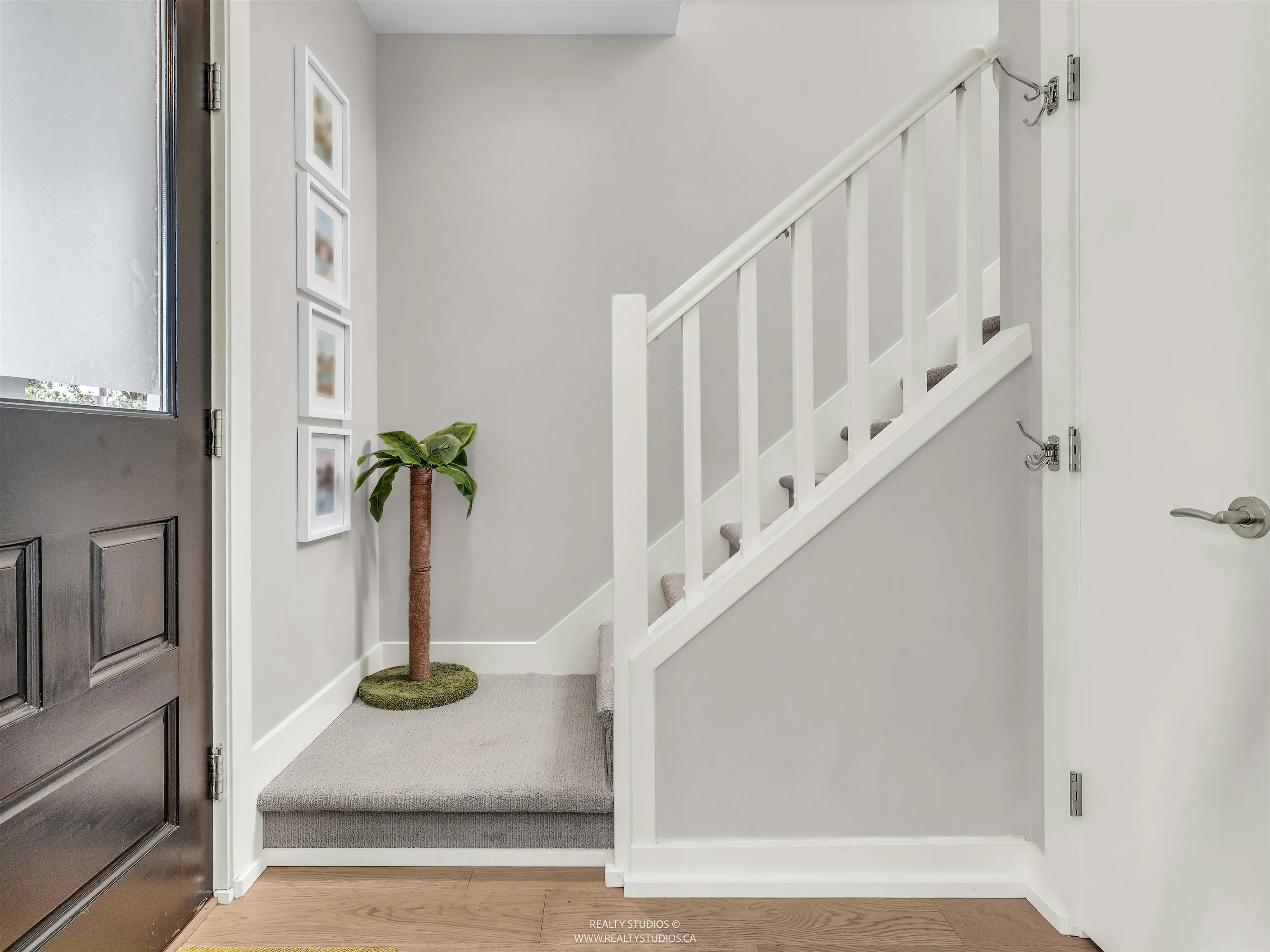 91 E 27th Avenue