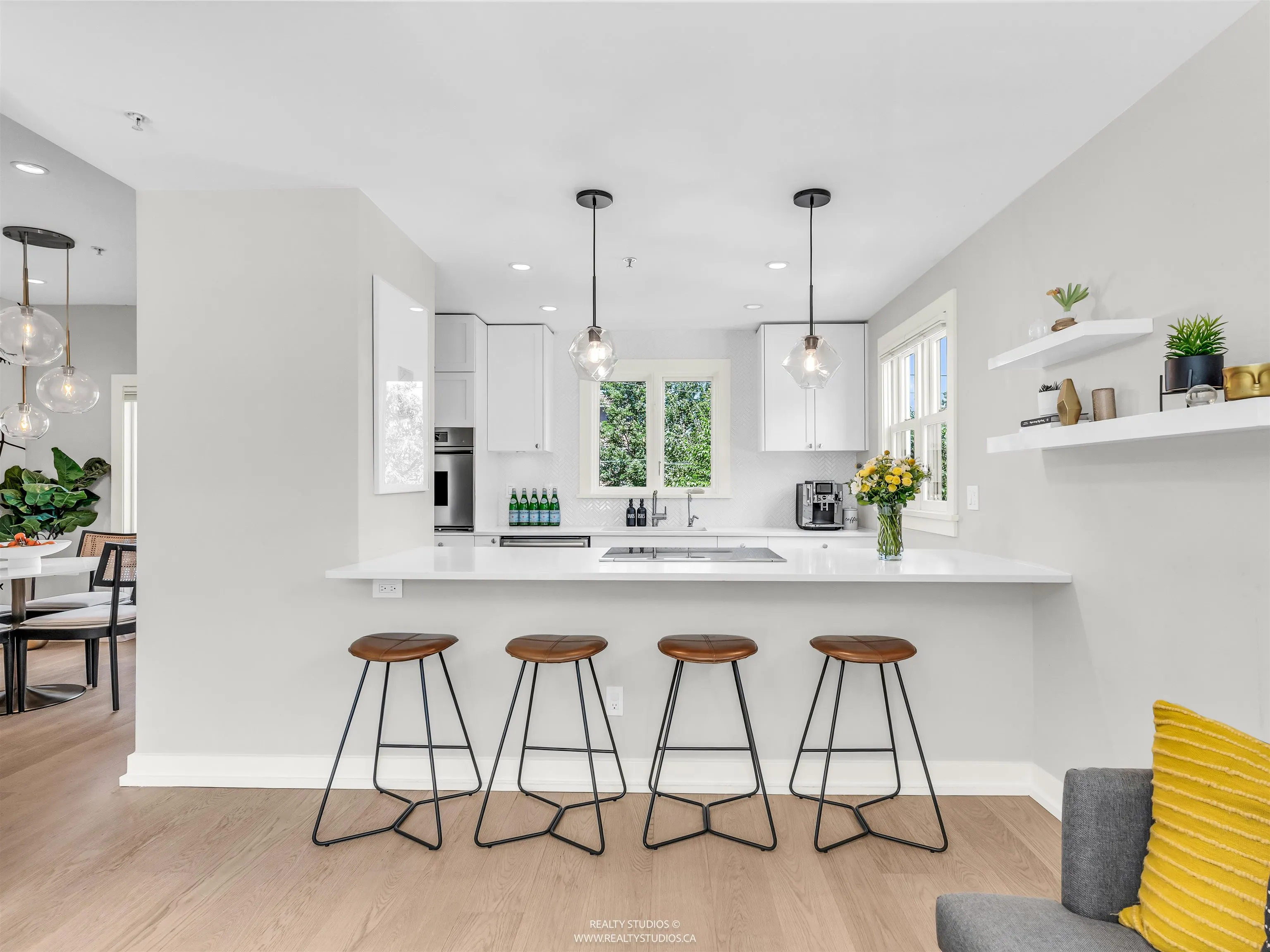 91 E 27th Avenue