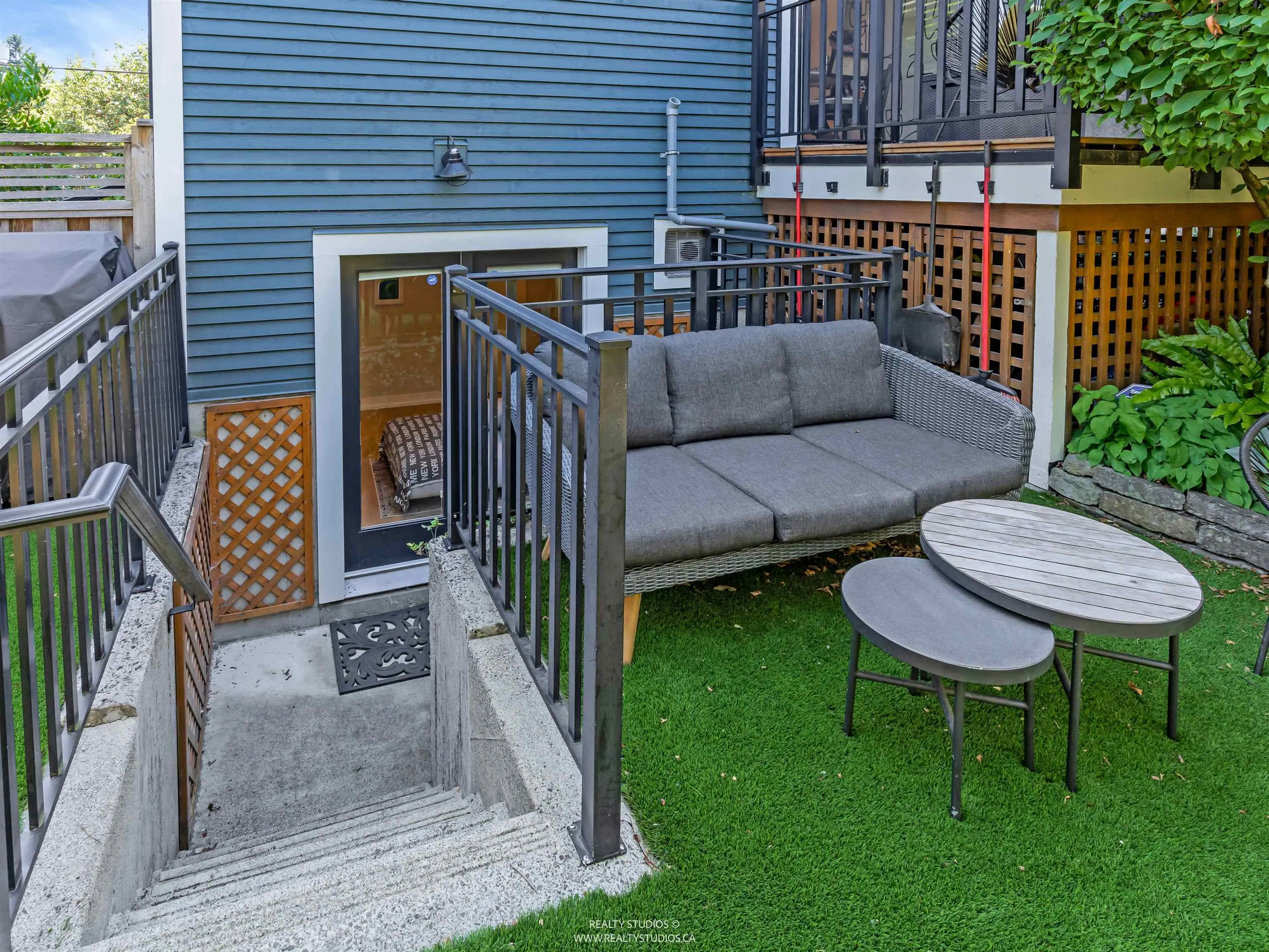 91 E 27th Avenue
