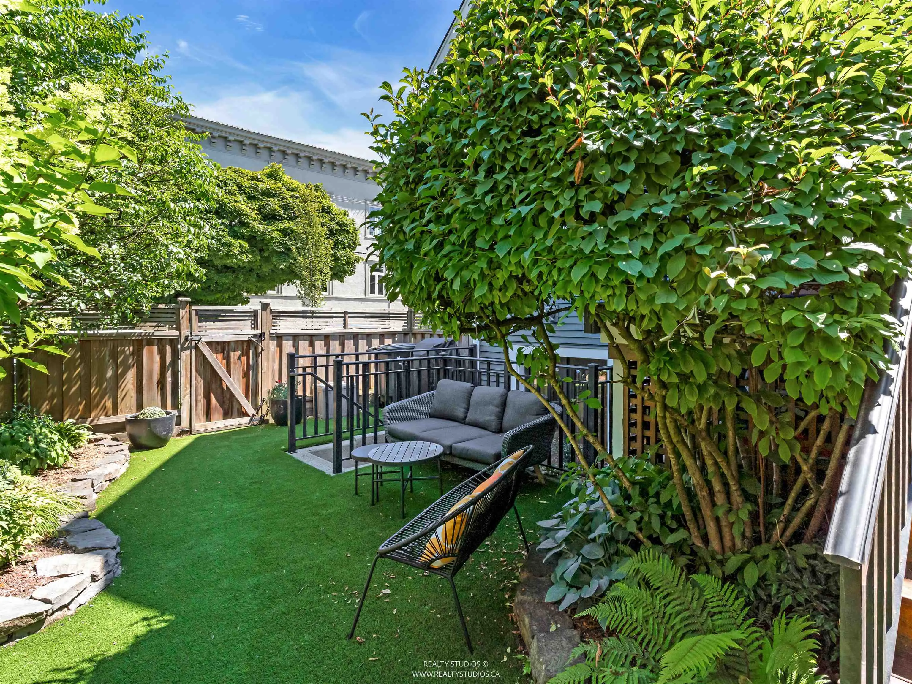 91 E 27th Avenue
