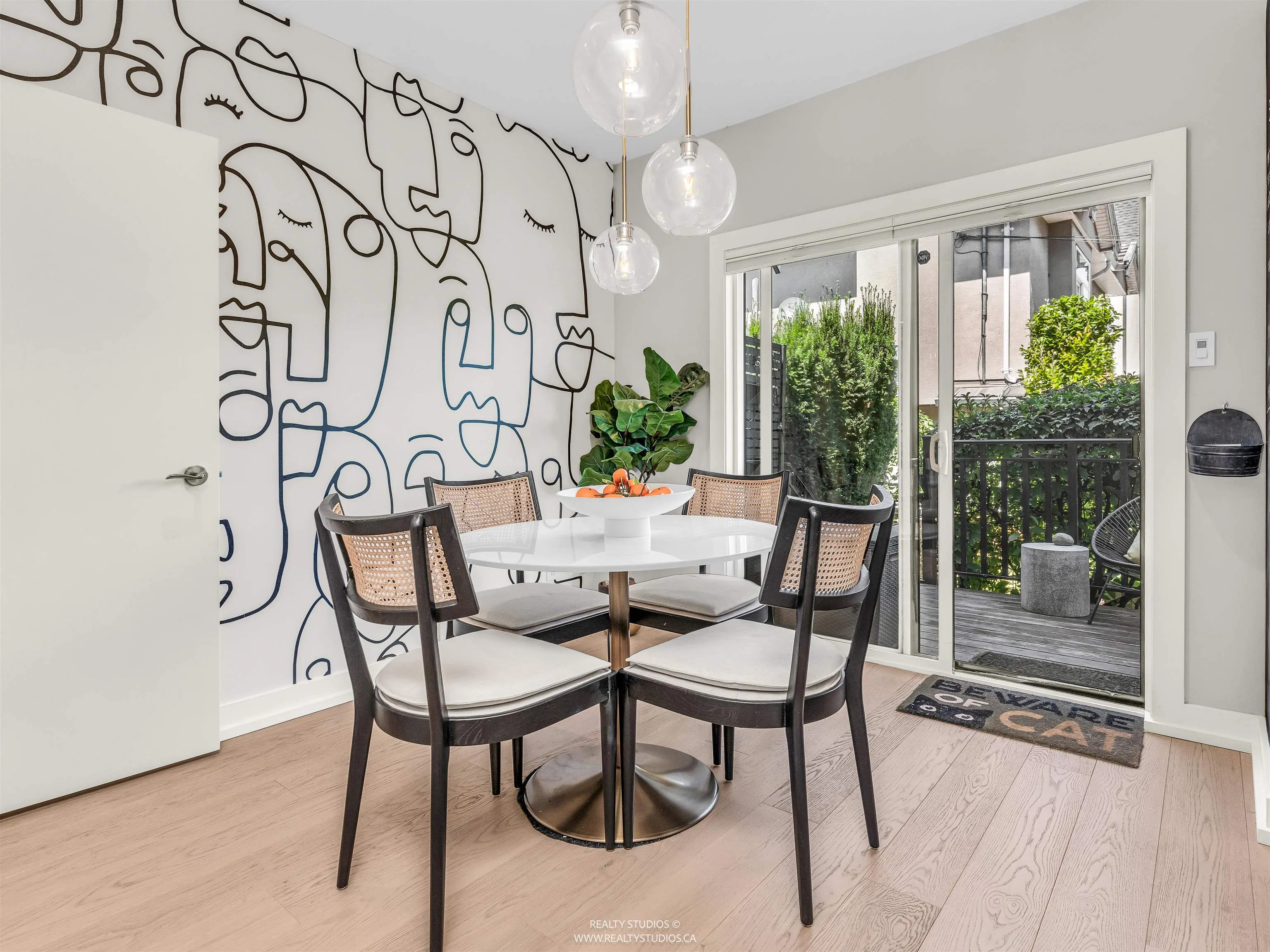 91 E 27th Avenue