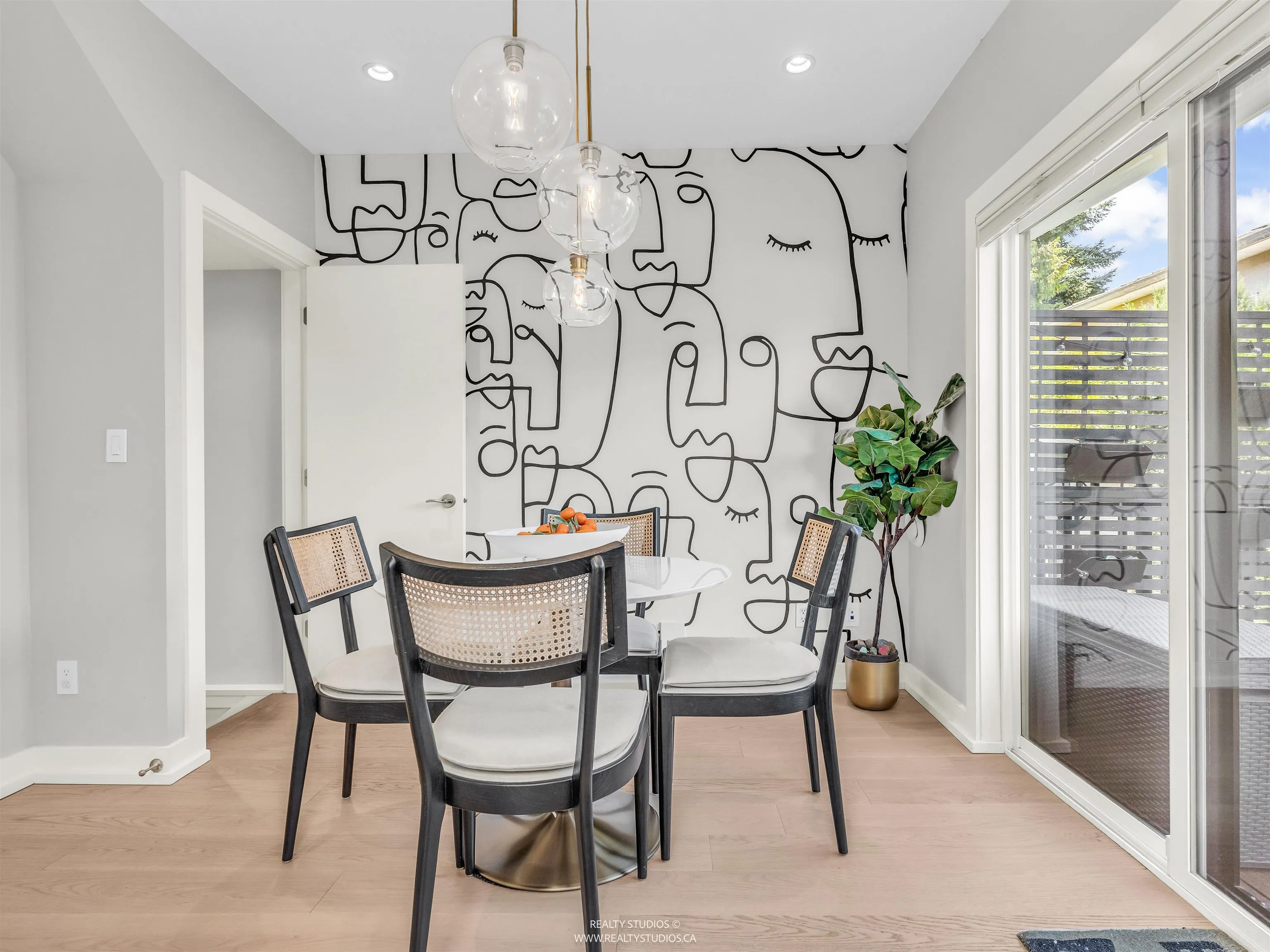 91 E 27th Avenue
