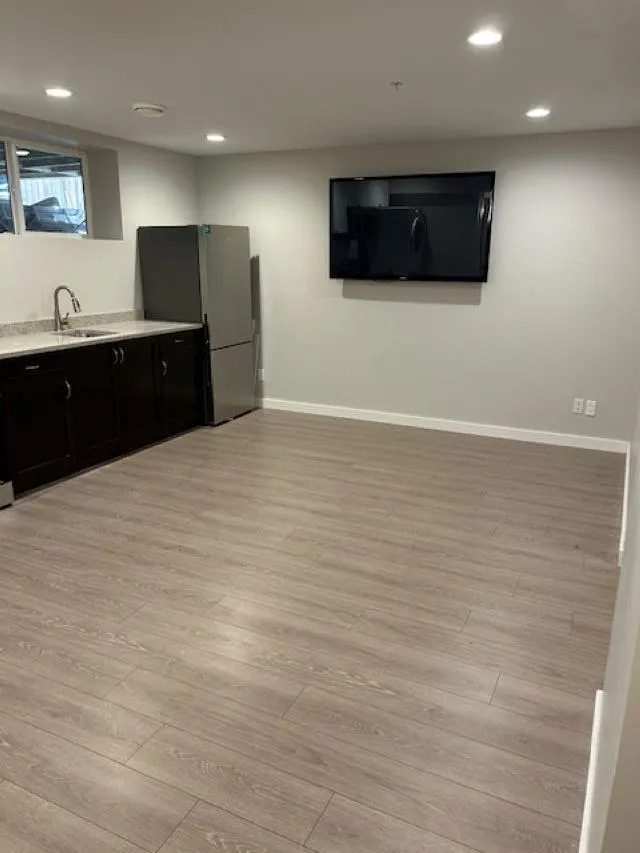 Basement 24410 112a Avenue