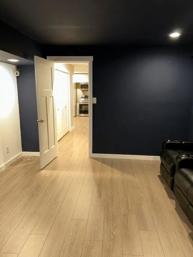 Basement 24410 112a Avenue