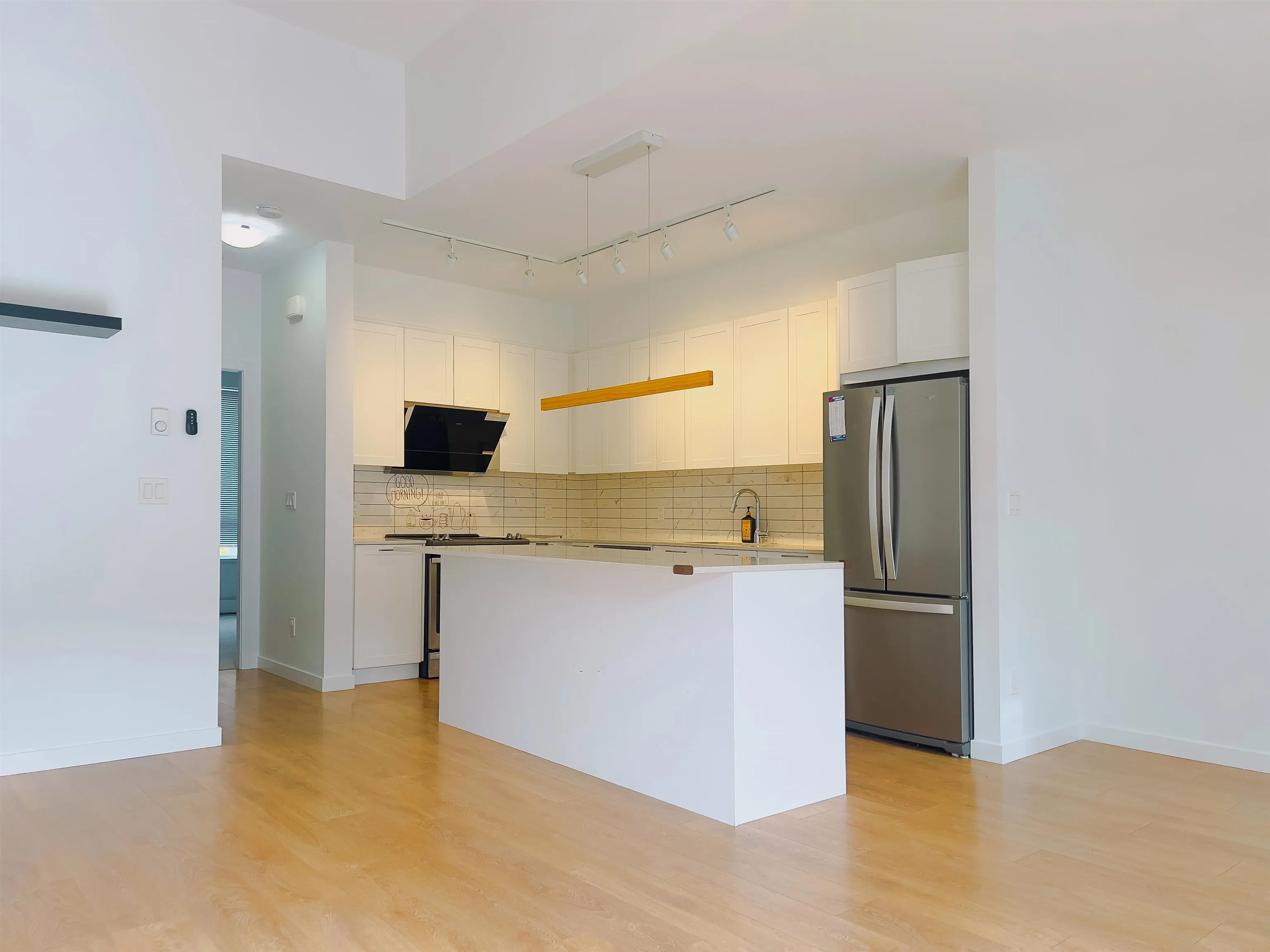 203 18505 Laurensen Place