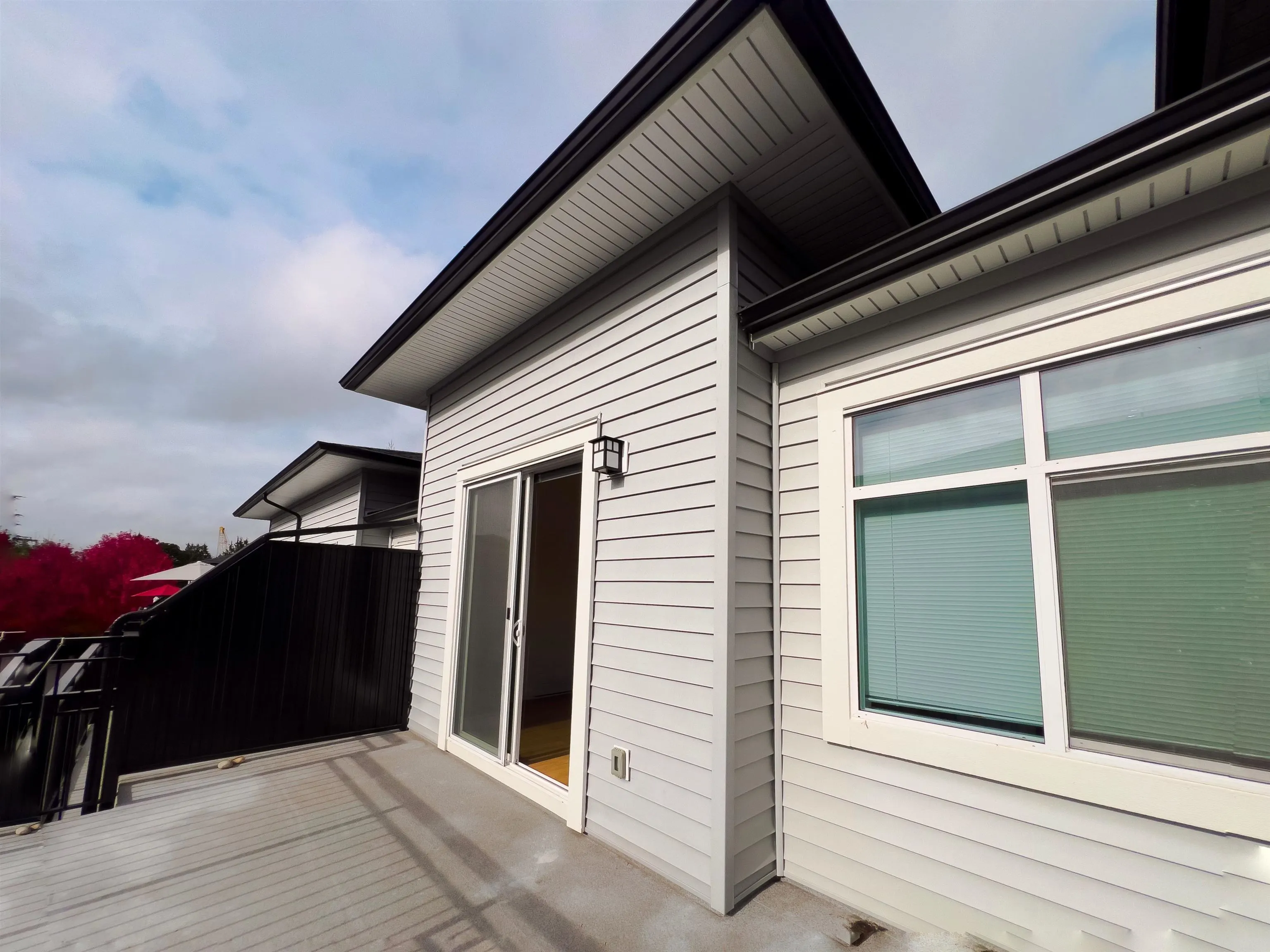 203 18505 Laurensen Place