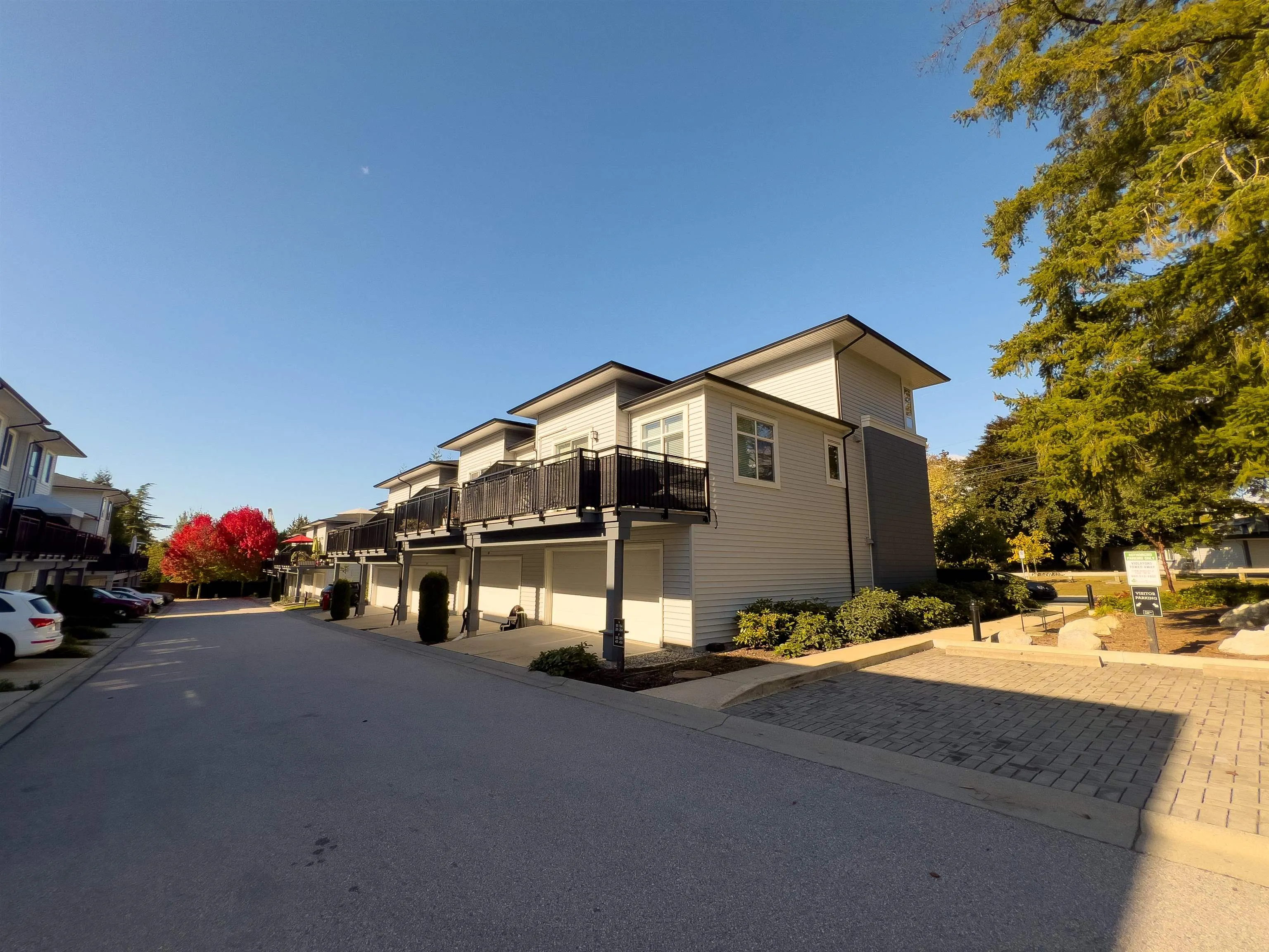 203 18505 Laurensen Place