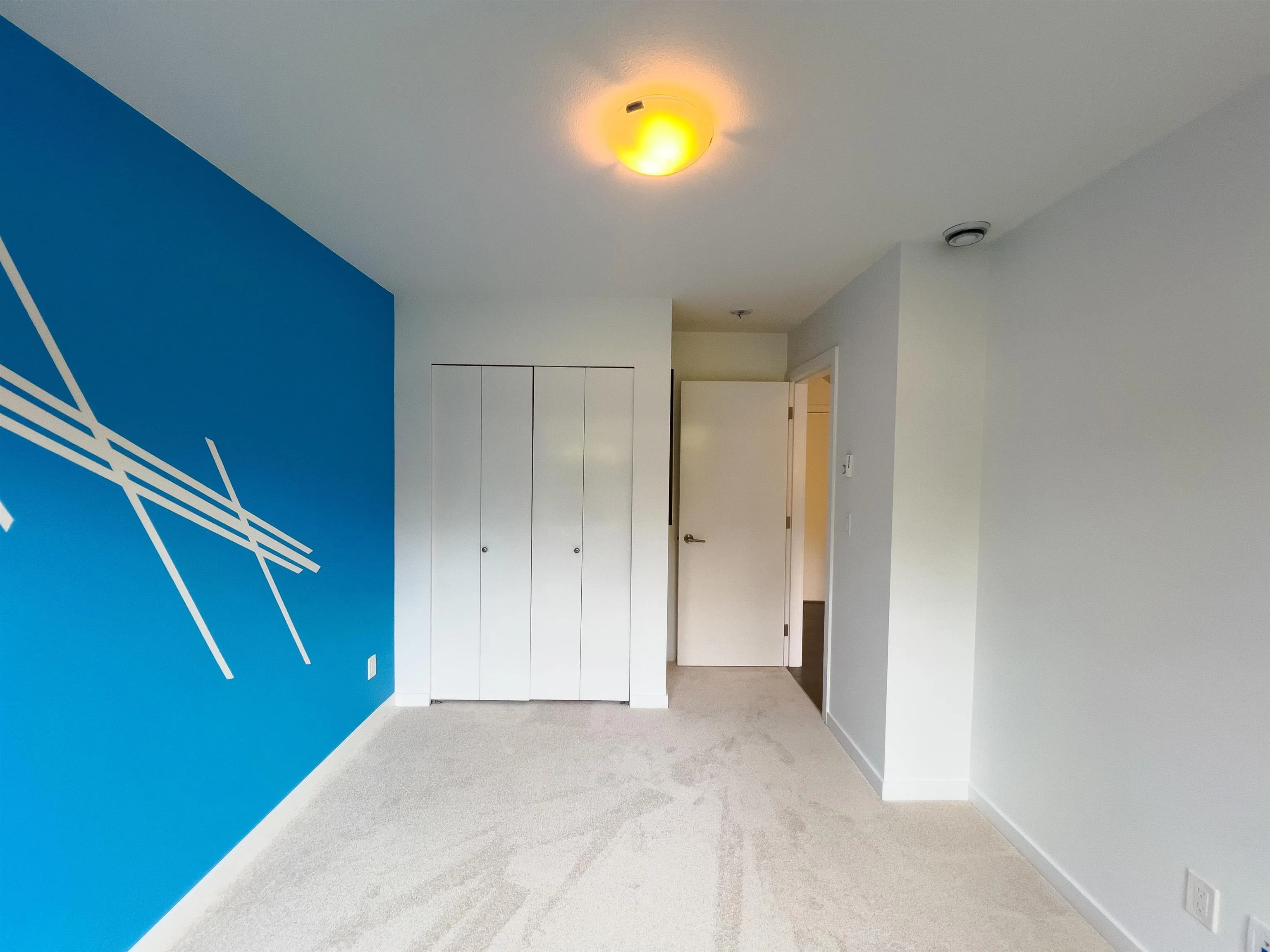 203 18505 Laurensen Place