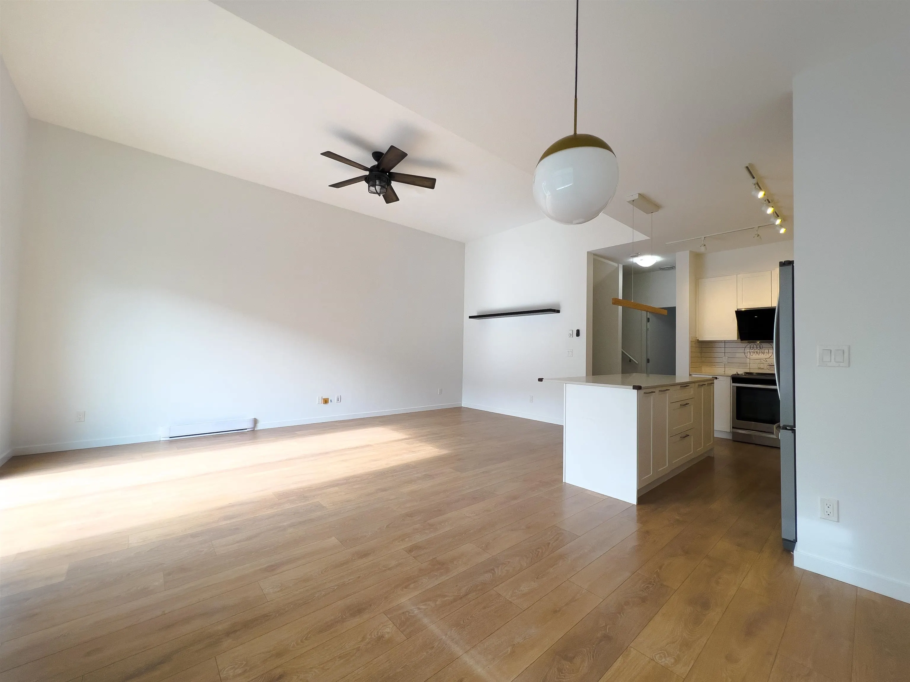 203 18505 Laurensen Place