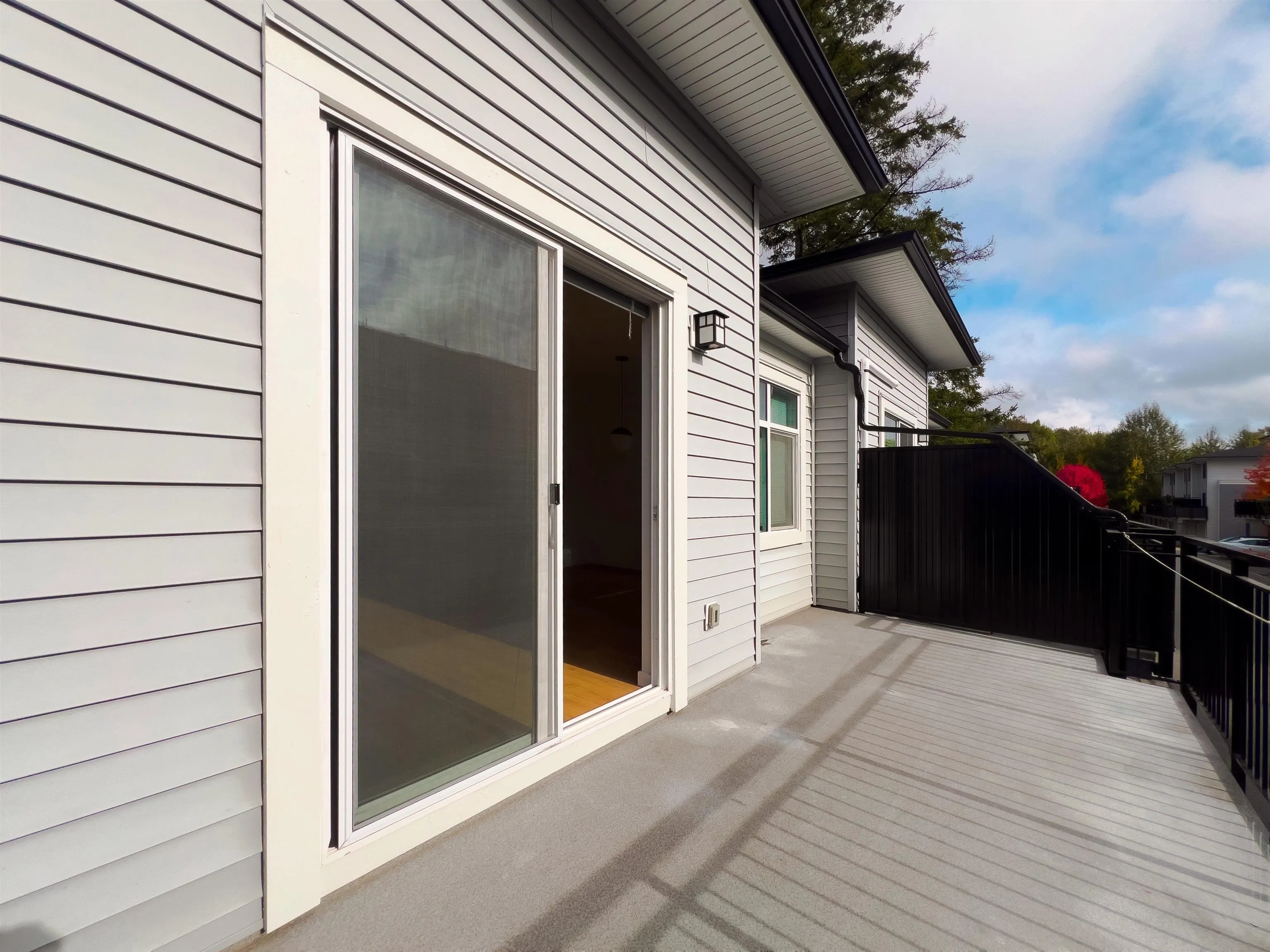 203 18505 Laurensen Place