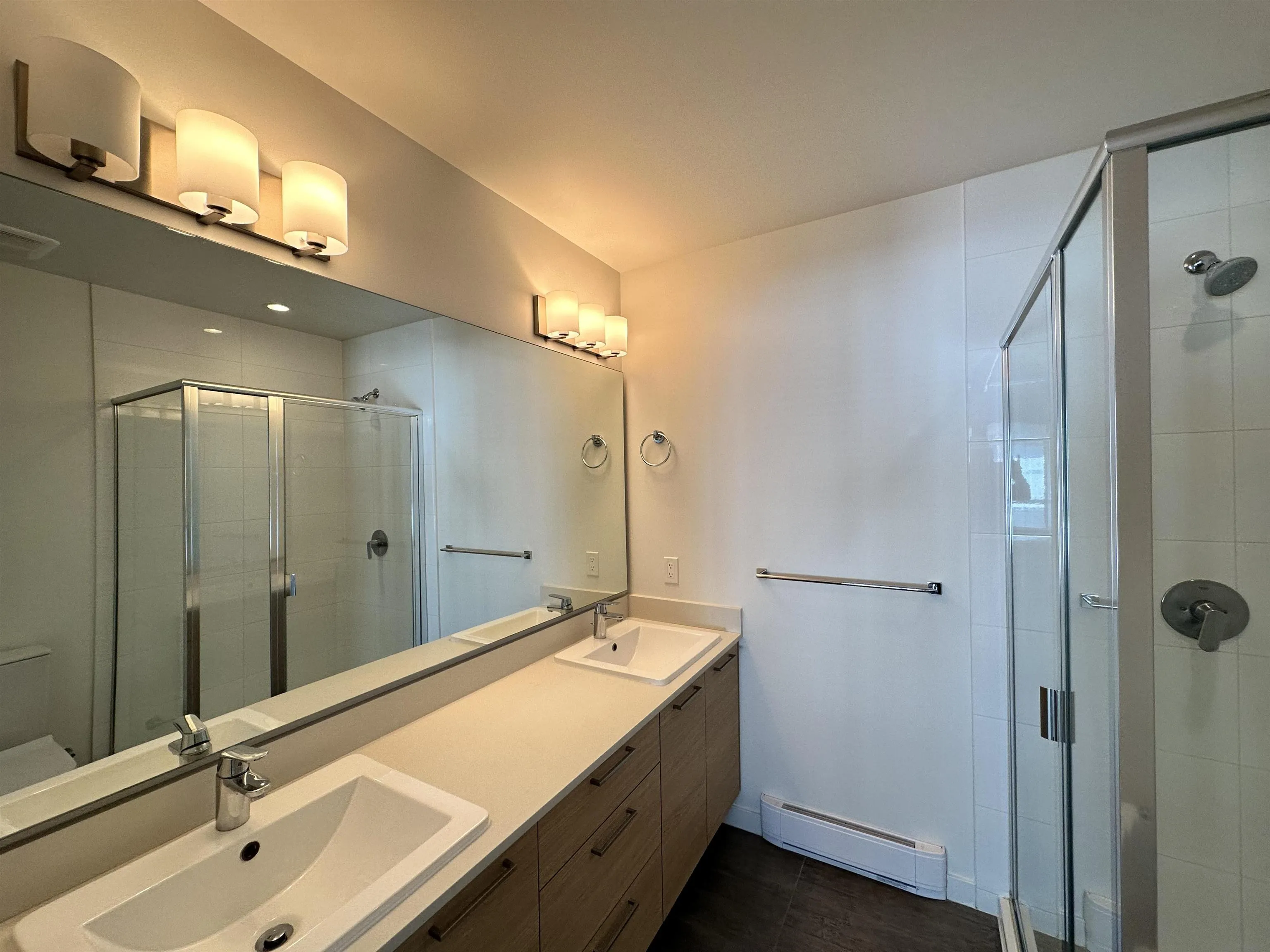 1604 18505 Laurensen Place