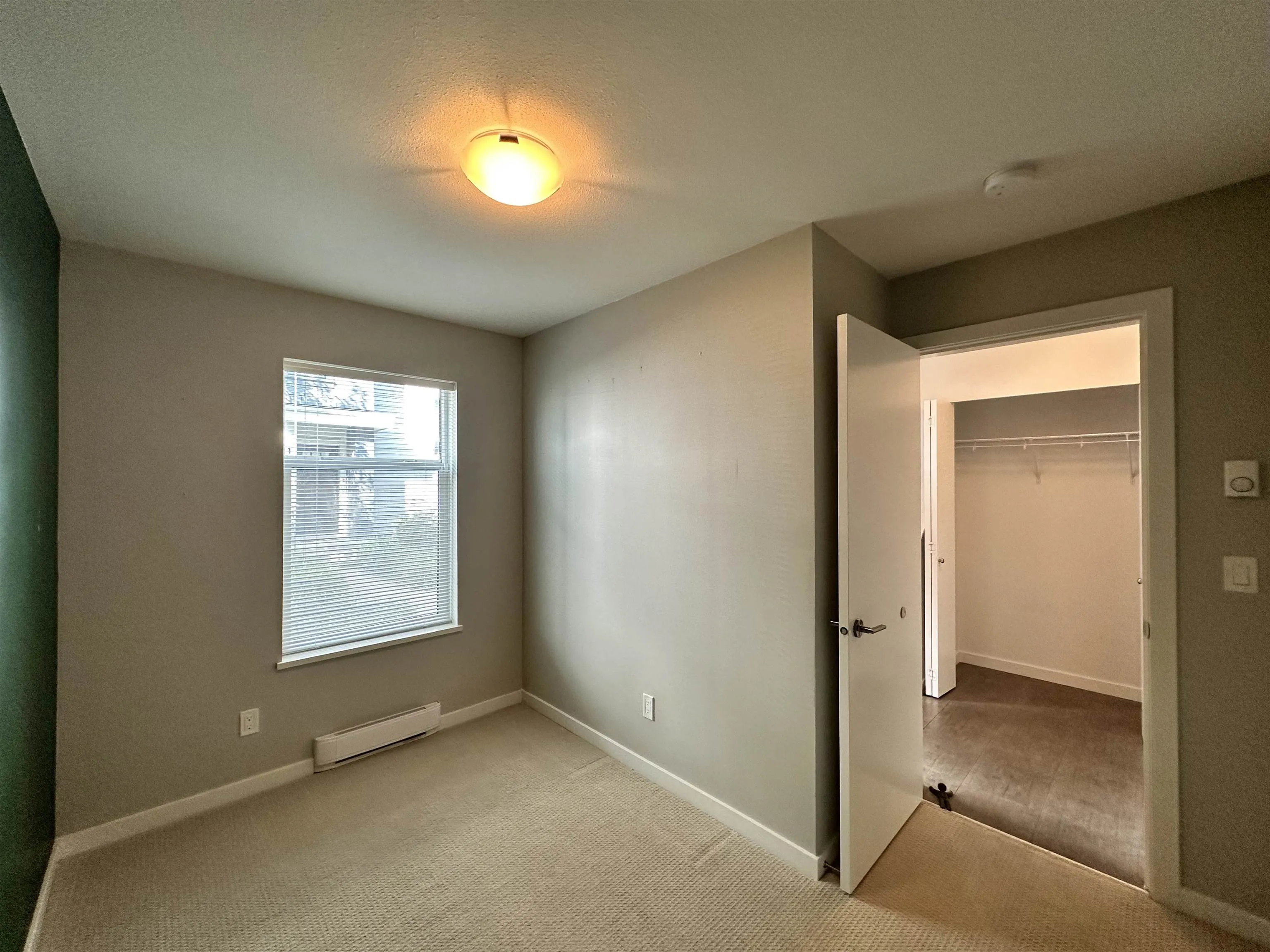 1604 18505 Laurensen Place