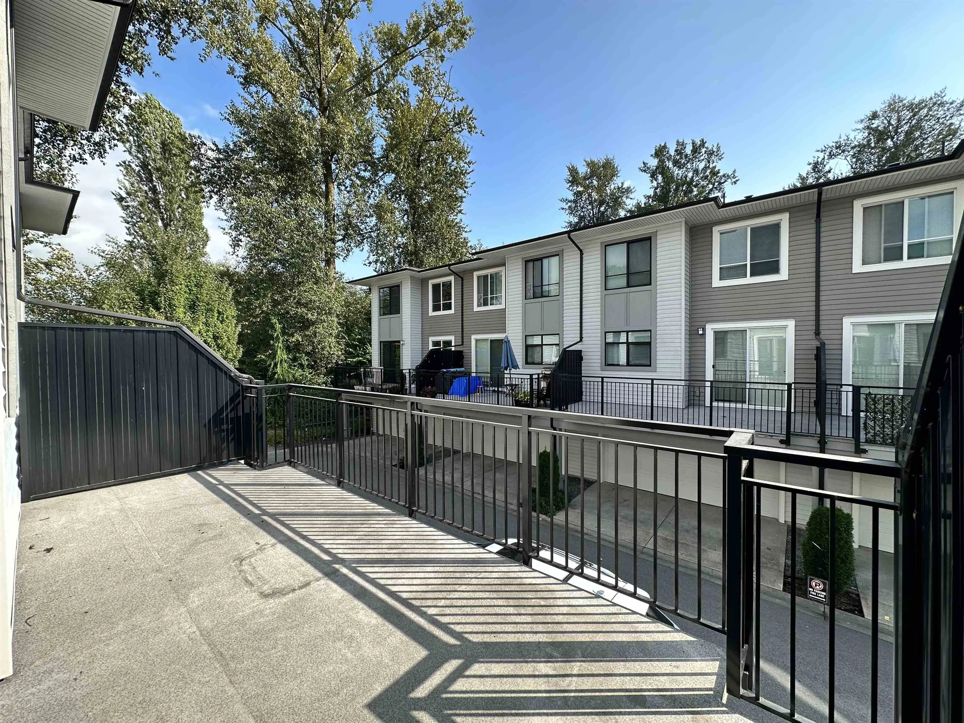 1604 18505 Laurensen Place