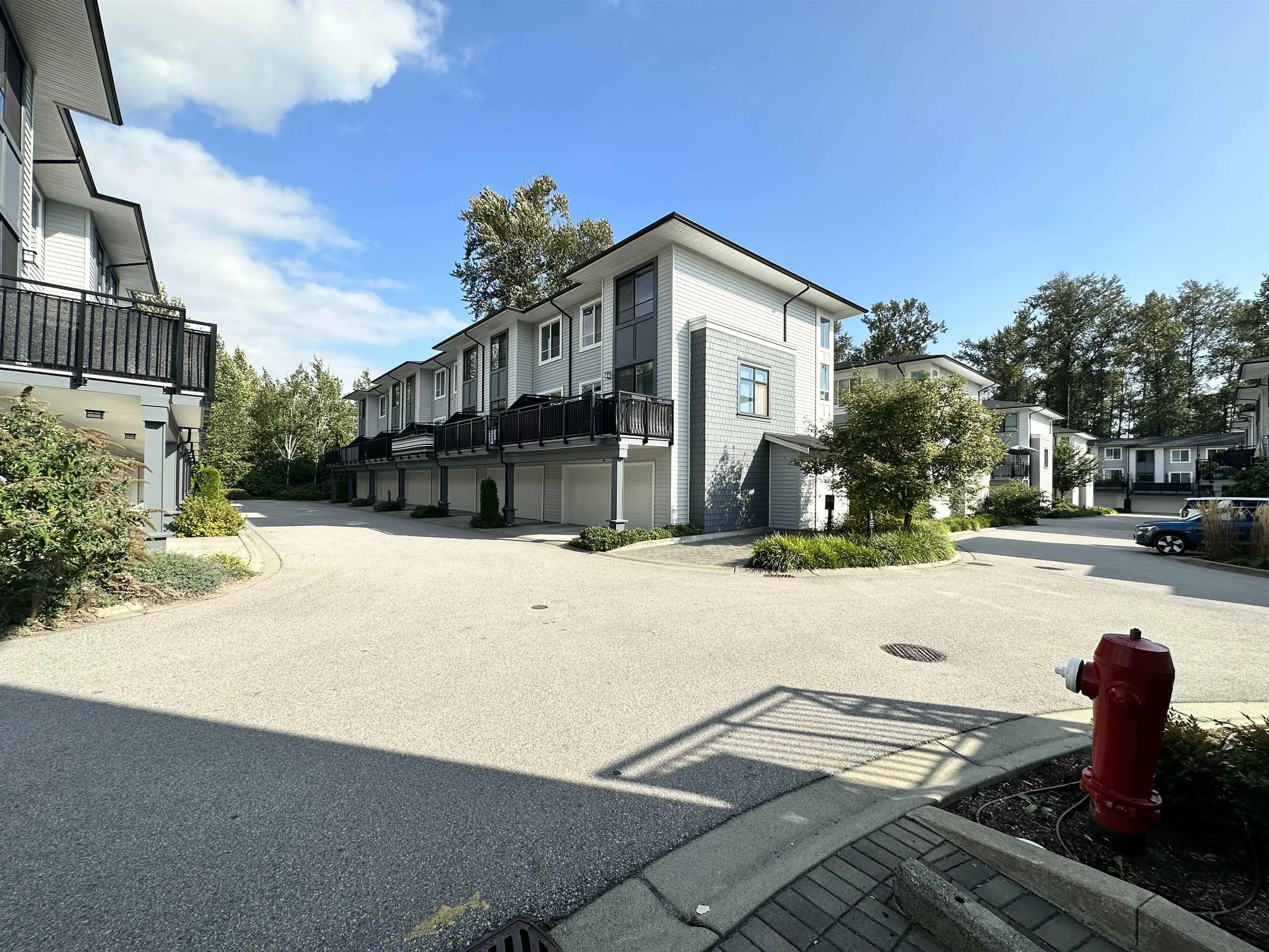 1604 18505 Laurensen Place