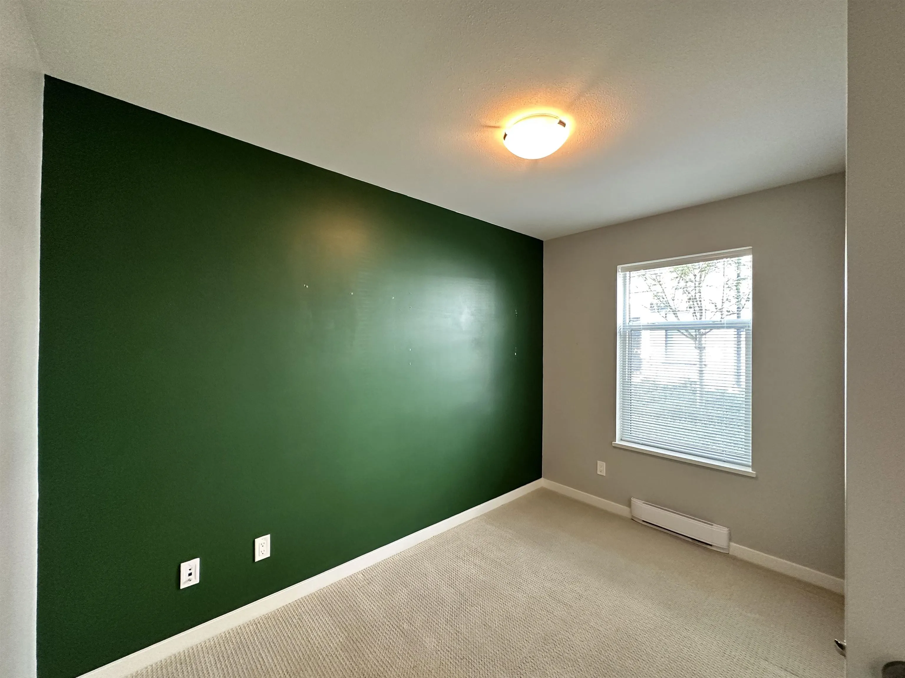 1604 18505 Laurensen Place