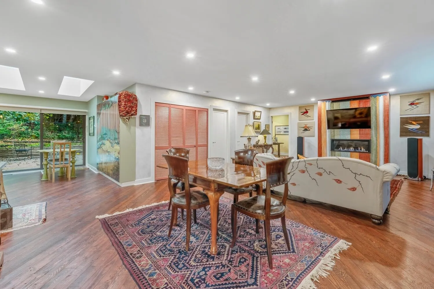 2336 Treetop Lane