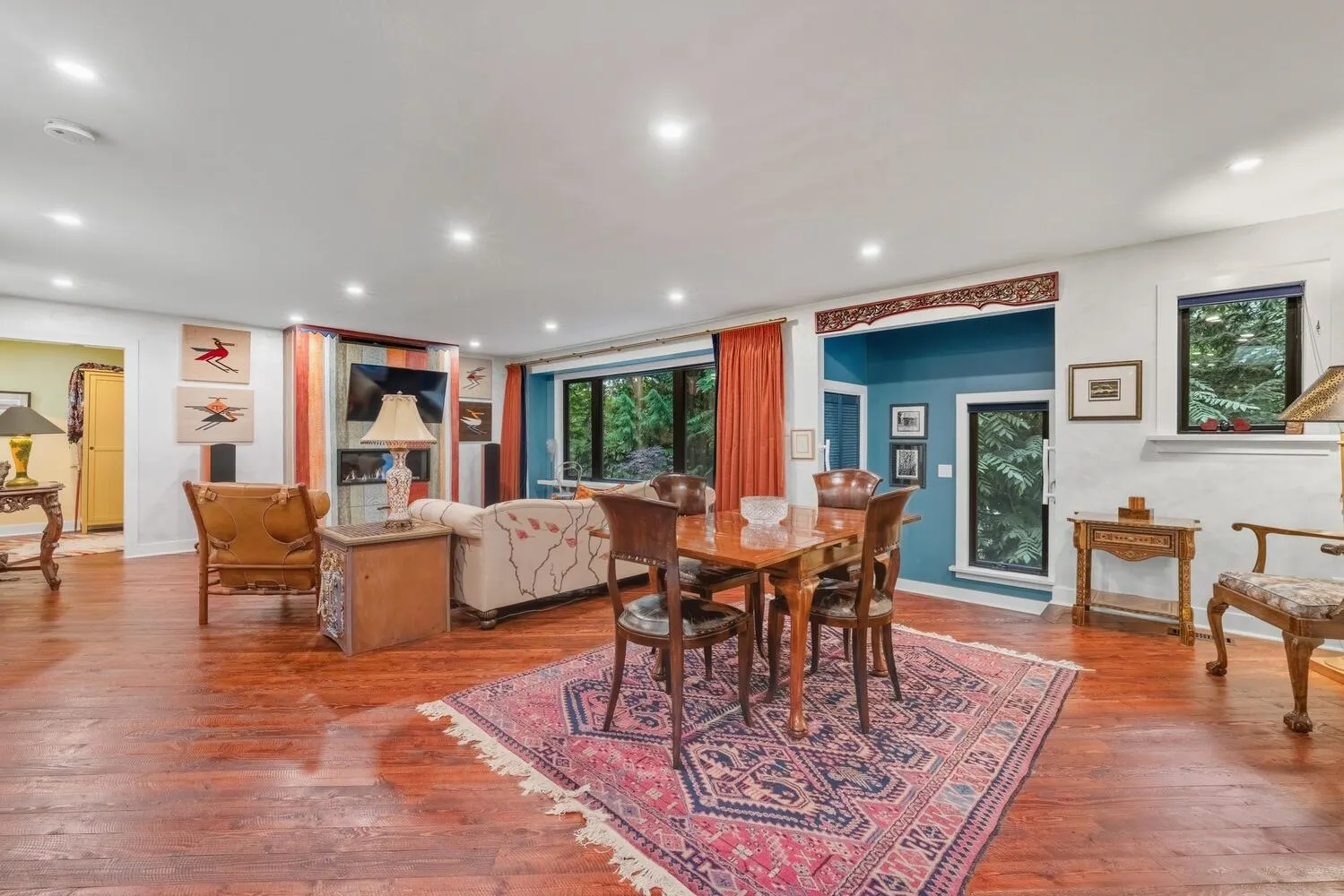 2336 Treetop Lane