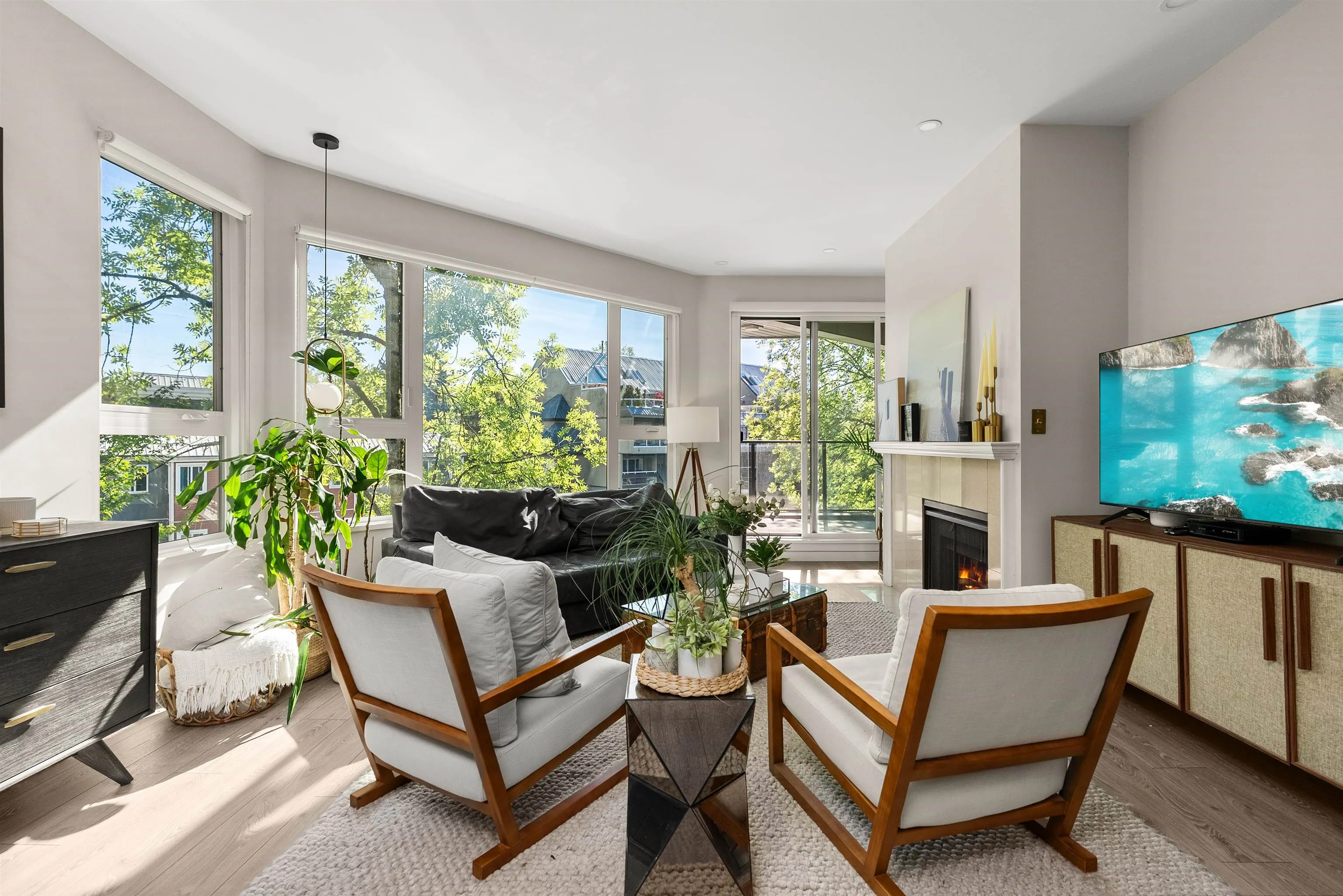 301 1150 Quayside Drive