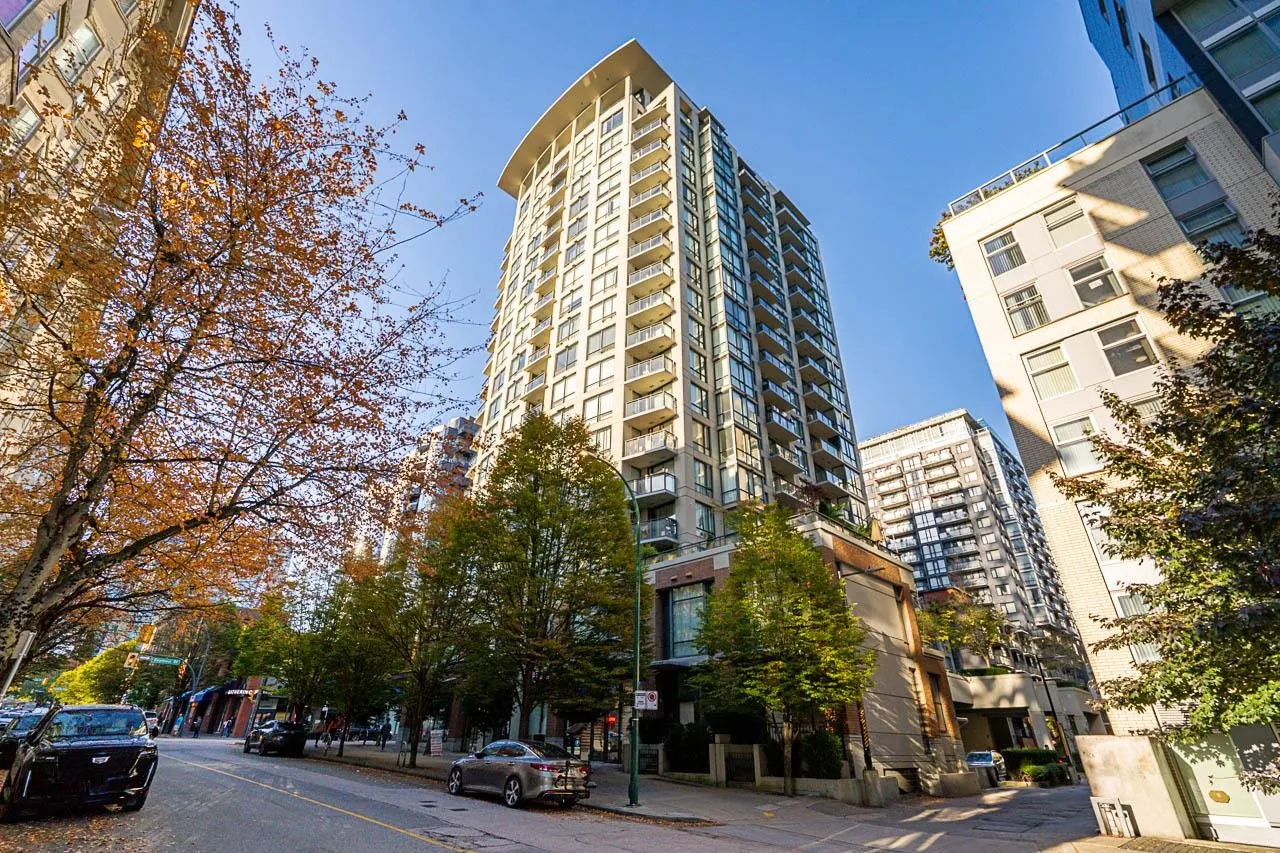 555 Helmcken Street