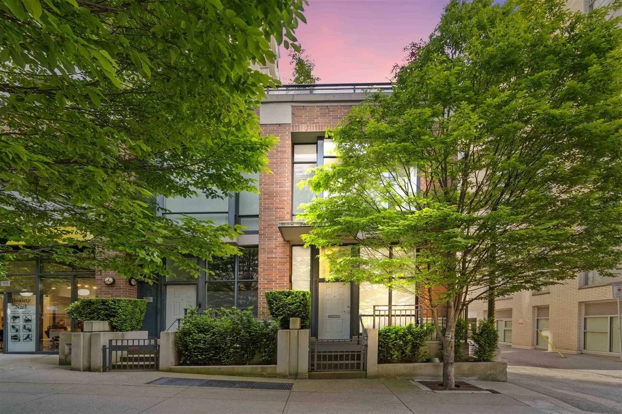 555 Helmcken Street