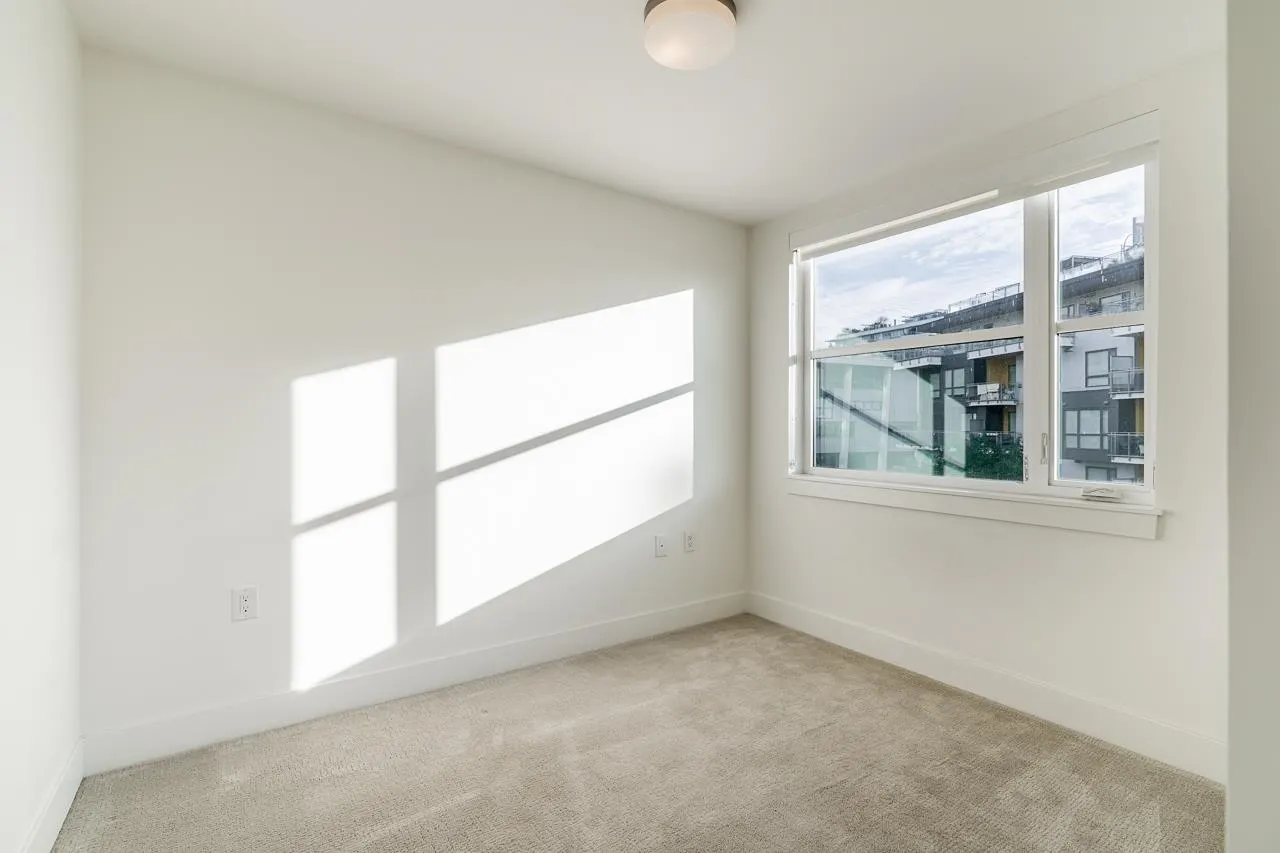 515 3488 Sawmill Crescent