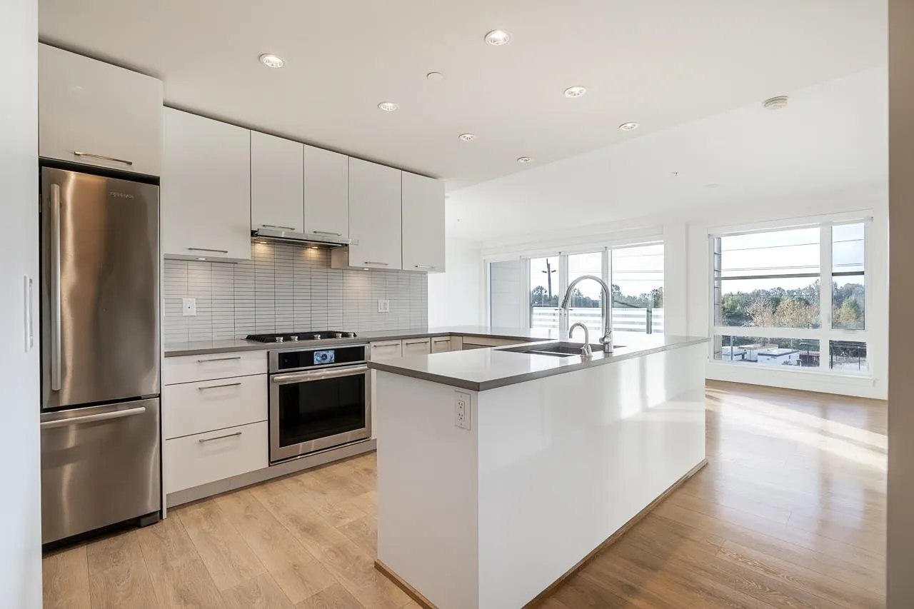 515 3488 Sawmill Crescent